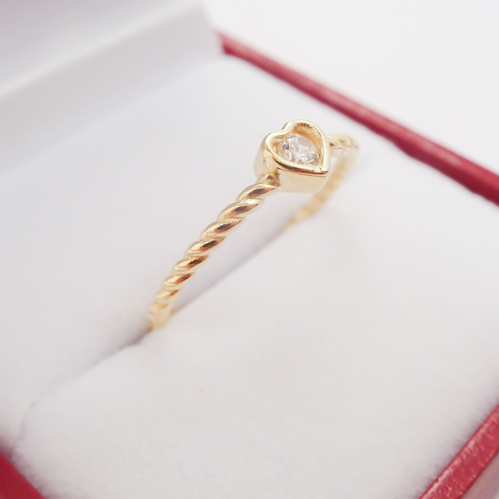 Amor Eterno - Anillo Corazón Lazo / Oro Sólido 10k