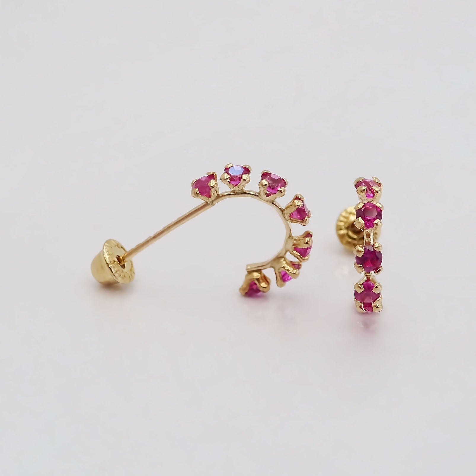 Amor Eterno - Broqueles Media Arracada / Aretes / Oro 10k / Fucsia