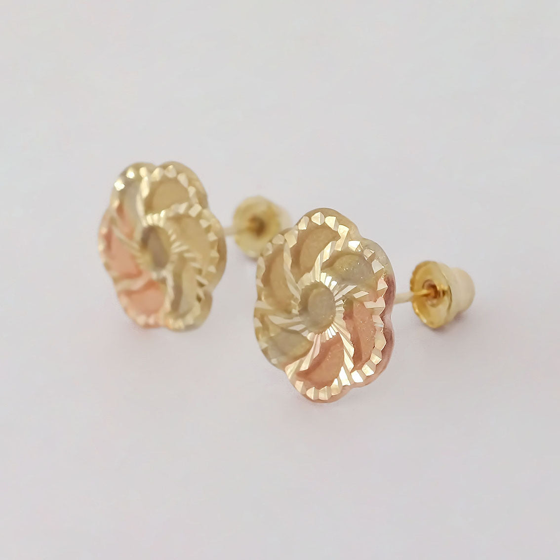 Amor Eterno - Broqueles Aretes / Flor 3 Oros / Oro 10k