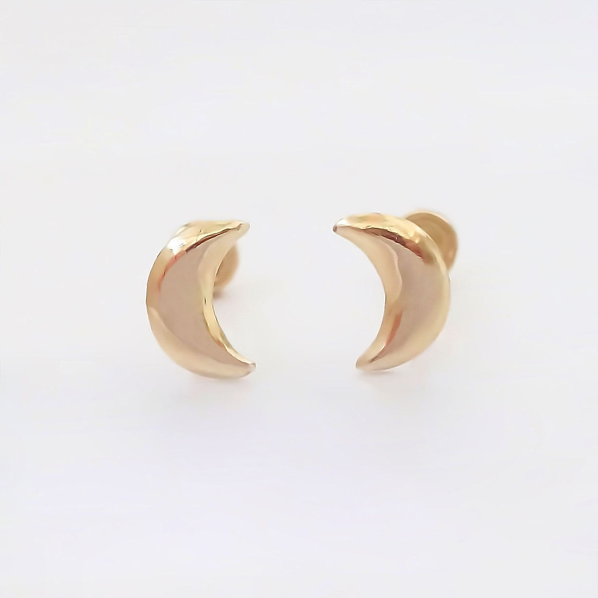 Amor Eterno - Broqueles Luna / Aretes / Oro Sólido 10k / Rellena Mini