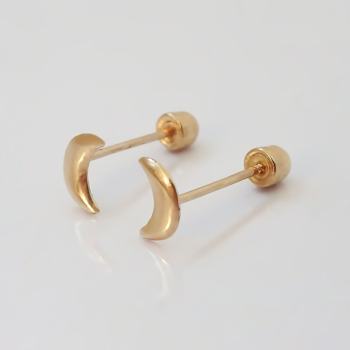 Amor Eterno - Broqueles Luna / Aretes / Oro Sólido 10k / Rellena Mini