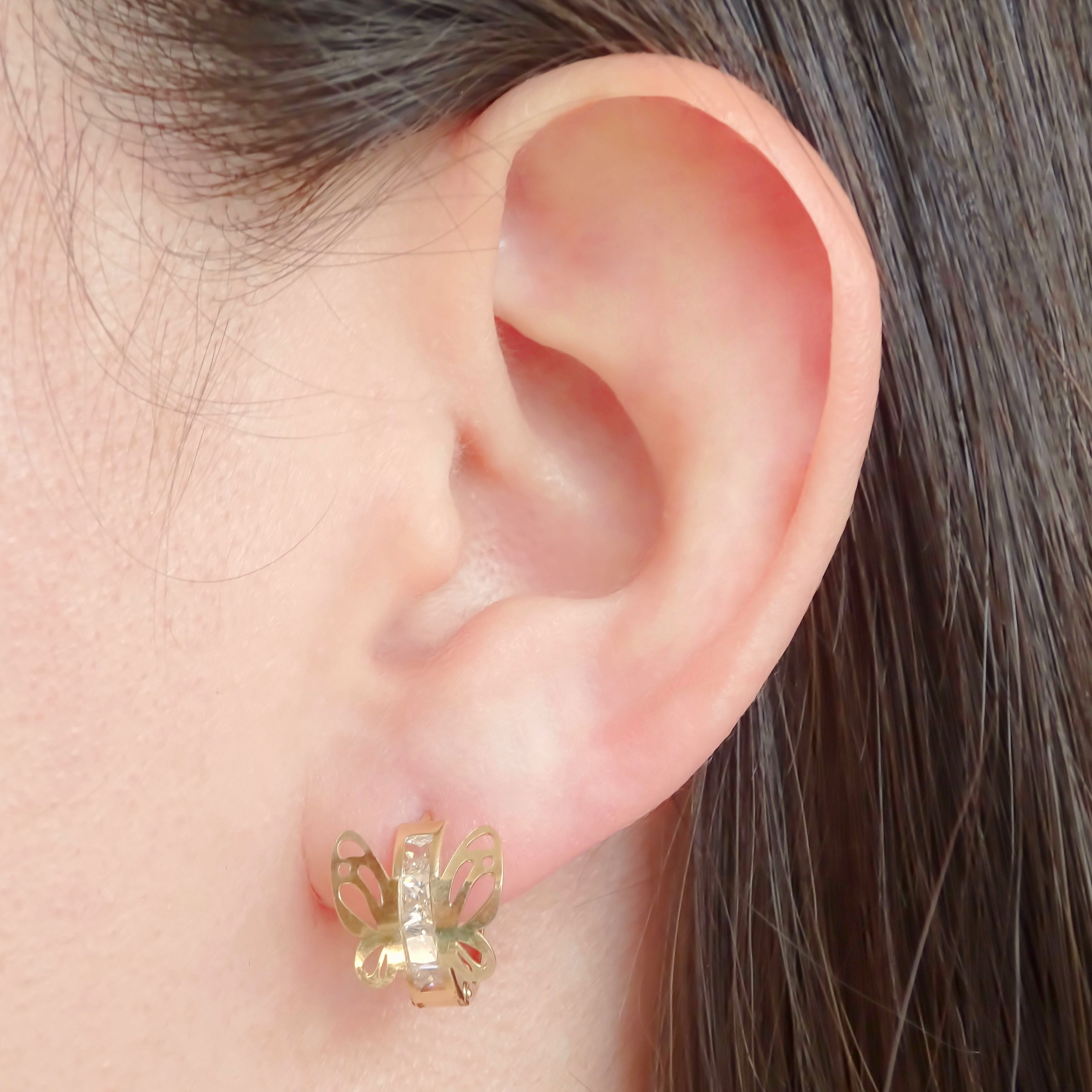 Amor Eterno - Arracadas Huggie Mariposa / Aretes Oro 10k