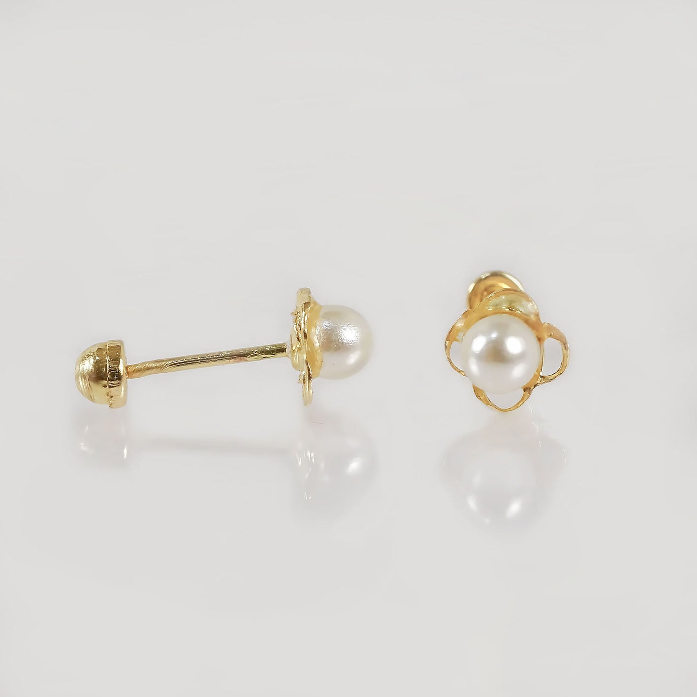 Amor Eterno - Broqueles Perla Flor Bebé / Aretes / Oro 10k