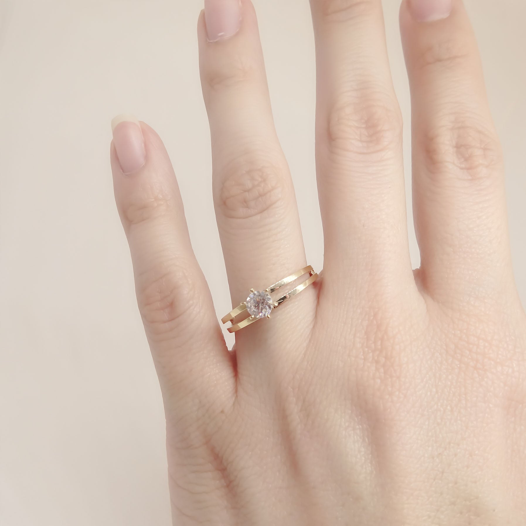 Amor Eterno - Anillo Mía / Oro Sólido 10k