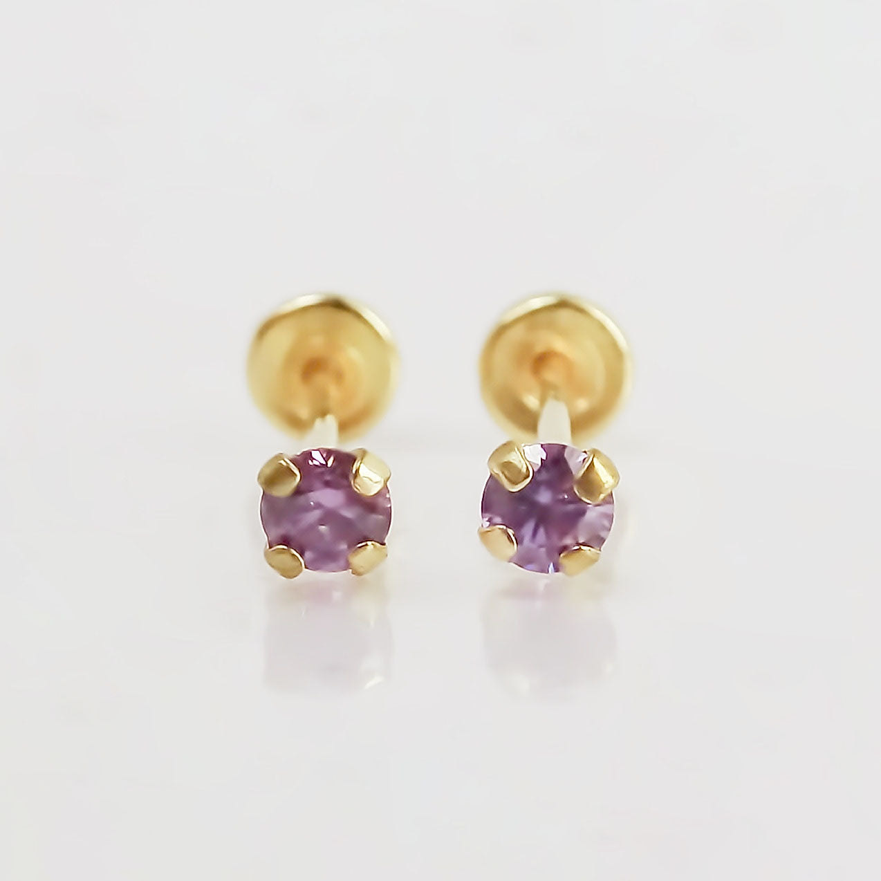 Amor Eterno - Broqueles Recto Mini Bebé / Aretes / Oro 10k / Lila