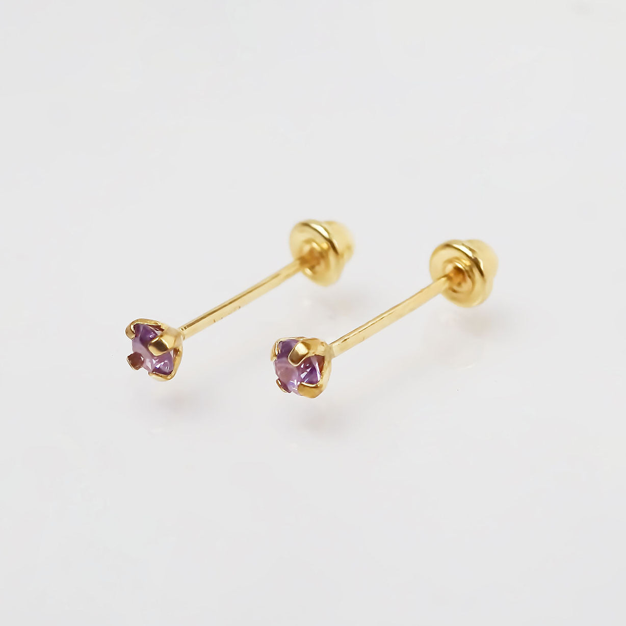 Amor Eterno - Broqueles Recto Mini Bebé / Aretes / Oro 10k / Lila
