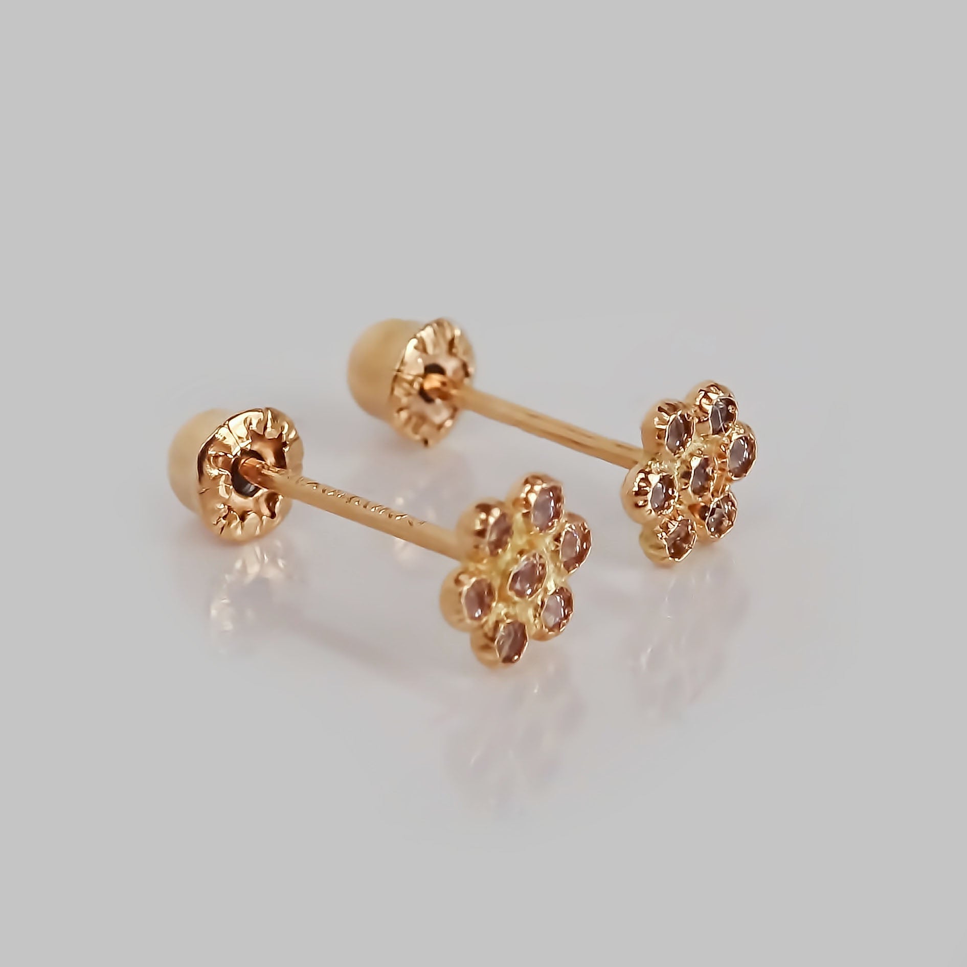 Amor Eterno - Broqueles Roseta Bebé / Aretes Oro 10k / Rosa
