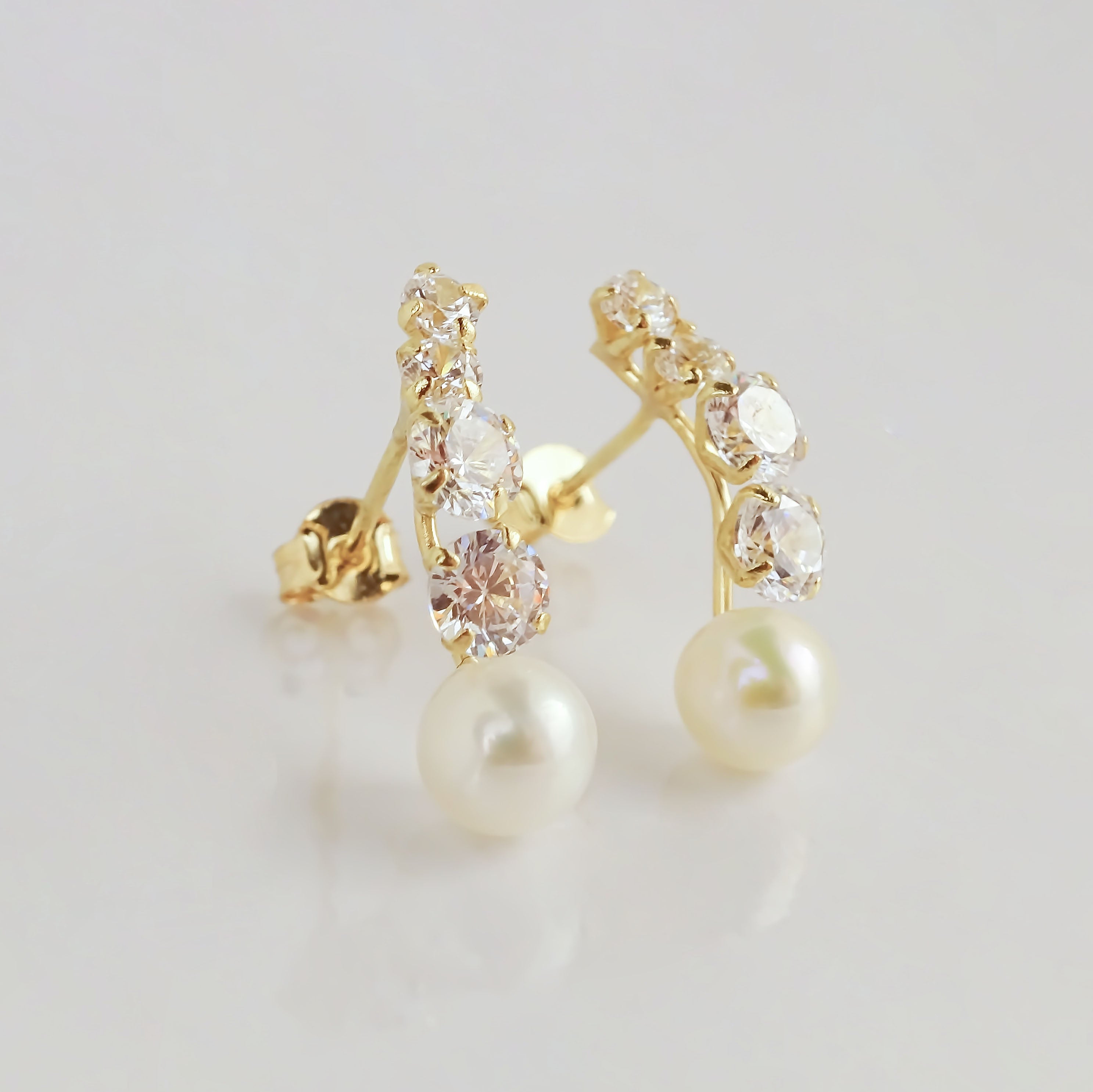 Amor Eterno - Broqueles Lambada Perla / Aretes Oro 10k