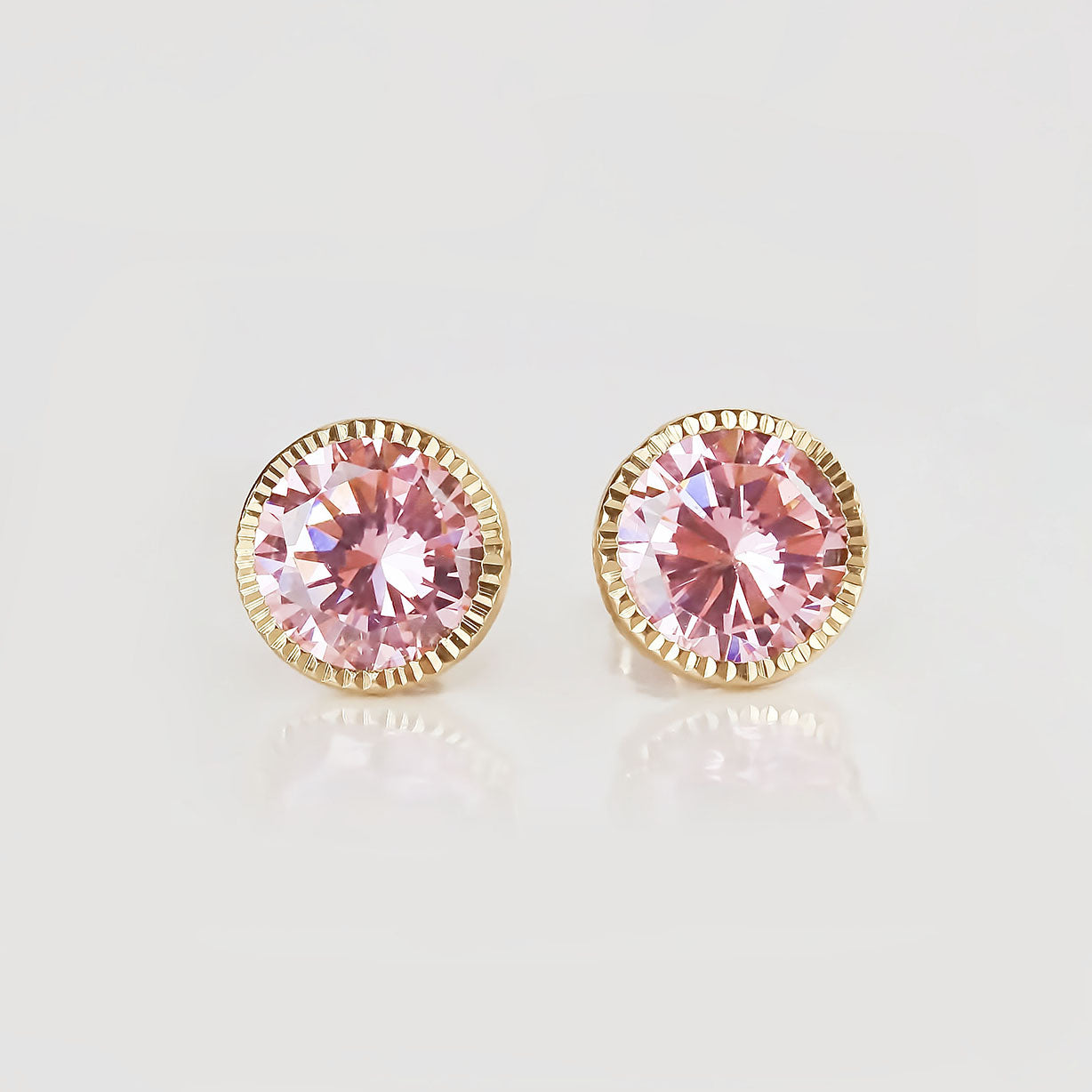 Amor Eterno - Broqueles Recto Facetado Grande 8mm / Oro 10k / Rosa