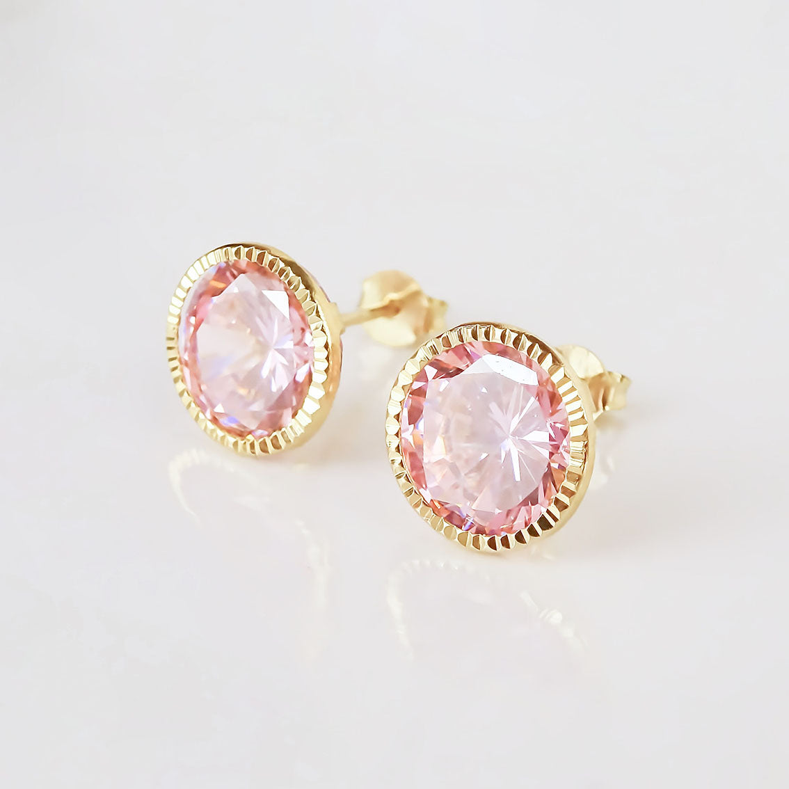 Amor Eterno - Broqueles Recto Facetado Grande 8mm / Oro 10k / Rosa