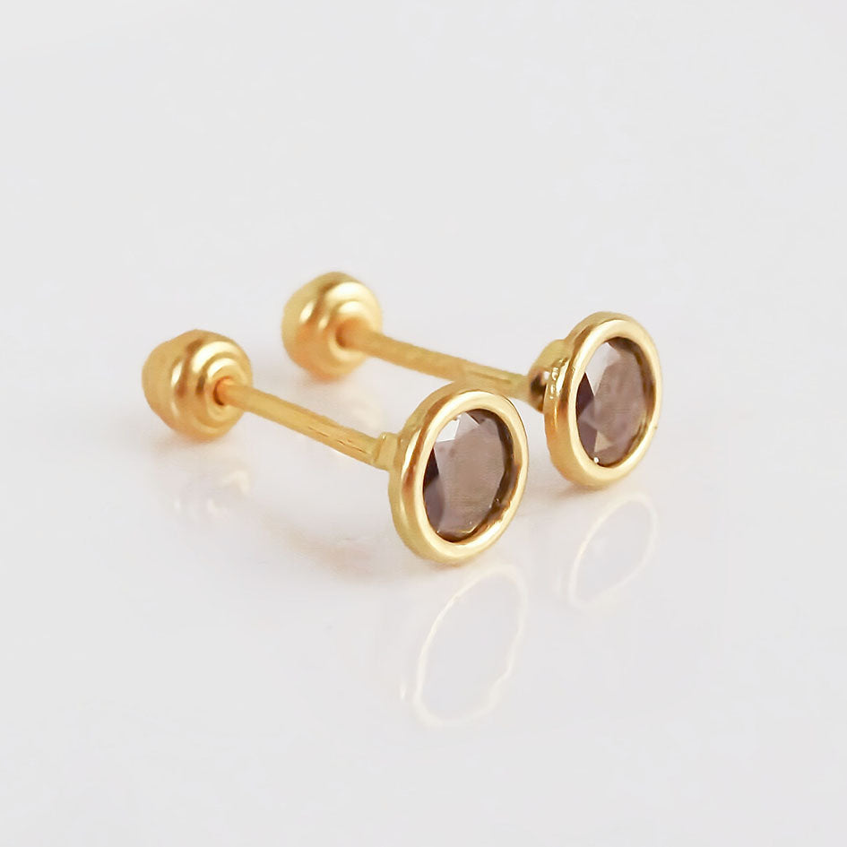 Amor Eterno - Broqueles Bisel Bebé 4 Mm / Aretes Oro 10k / NEGRO