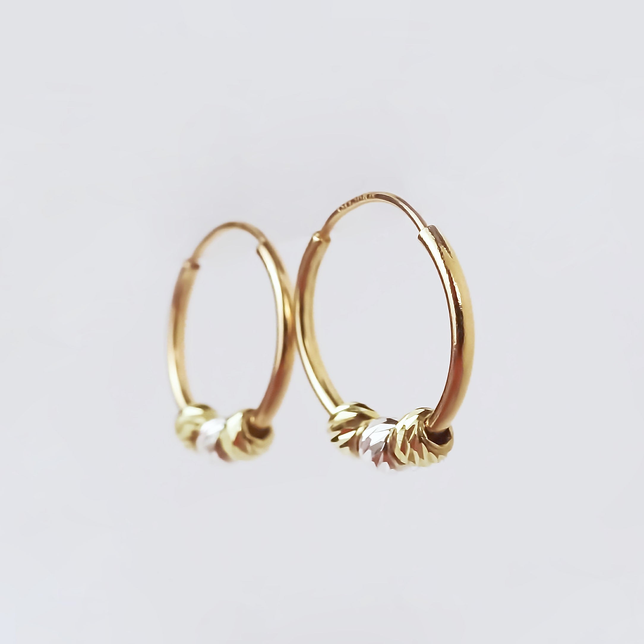 Amor Eterno - Arracada Con Bolitas / Aretes Oro 10k