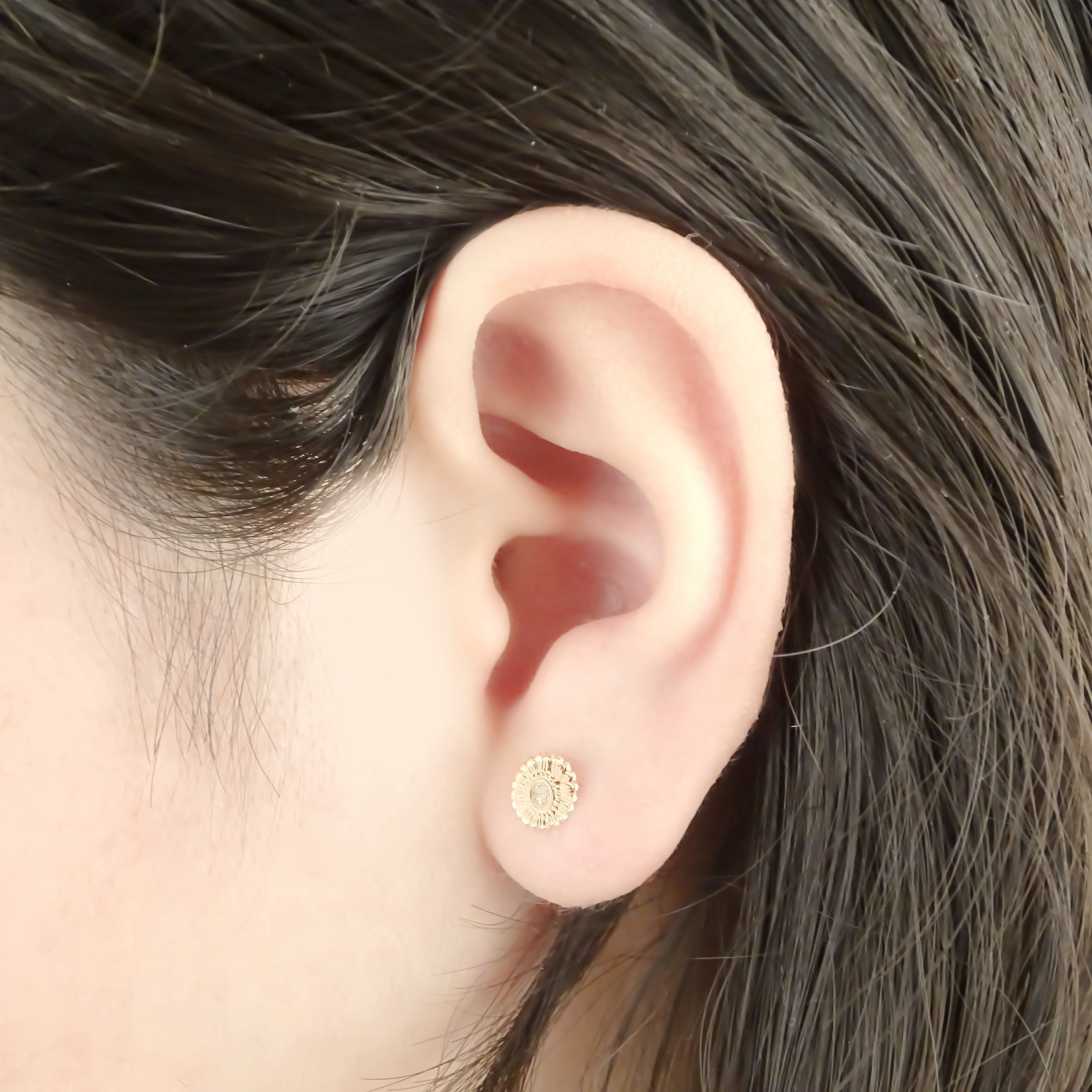 Amor Eterno - Broqueles Girasol Elegance / Aretes Oro 10k
