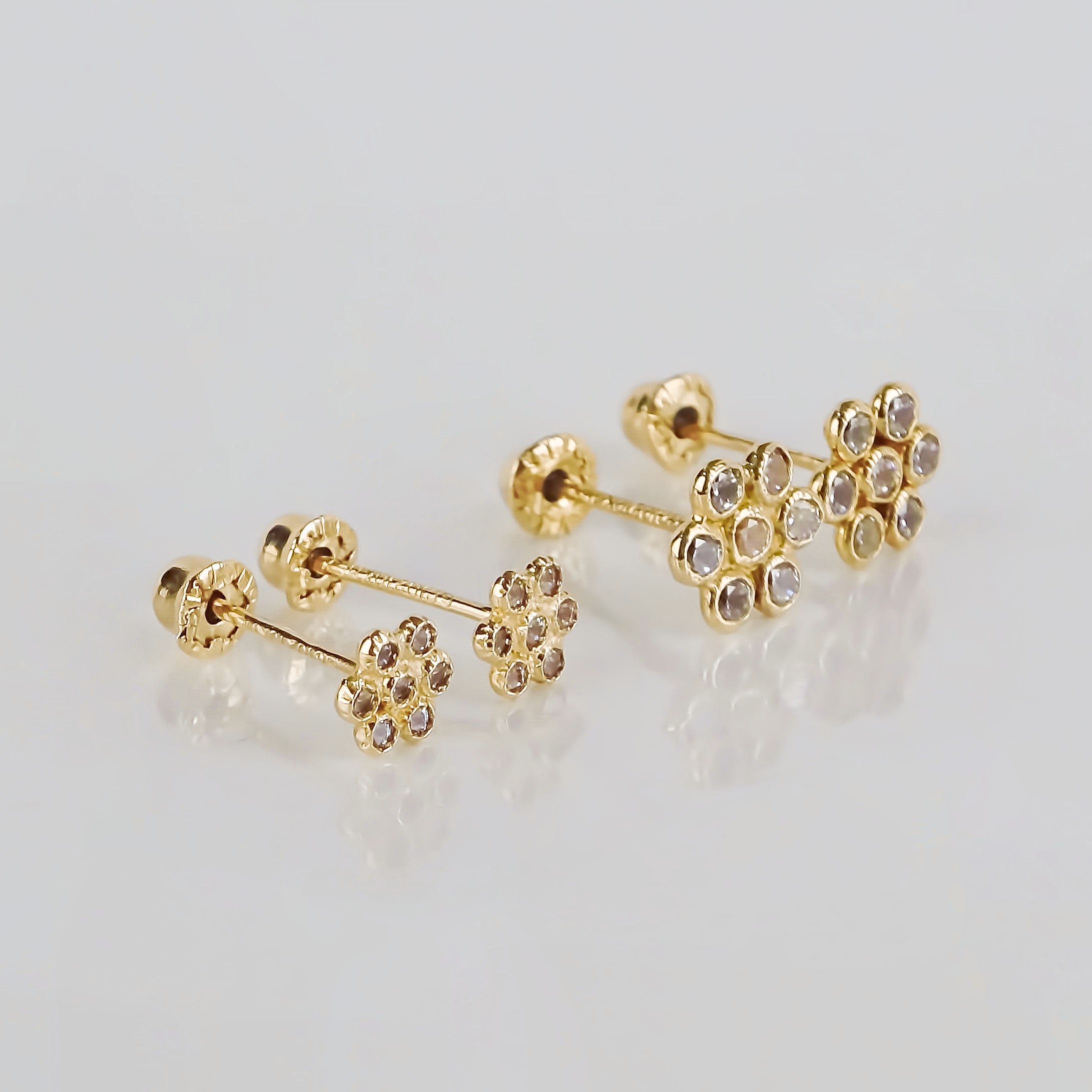 Amor Eterno - Broqueles Roseta Bebé / Aretes Oro 10k / Amarillo