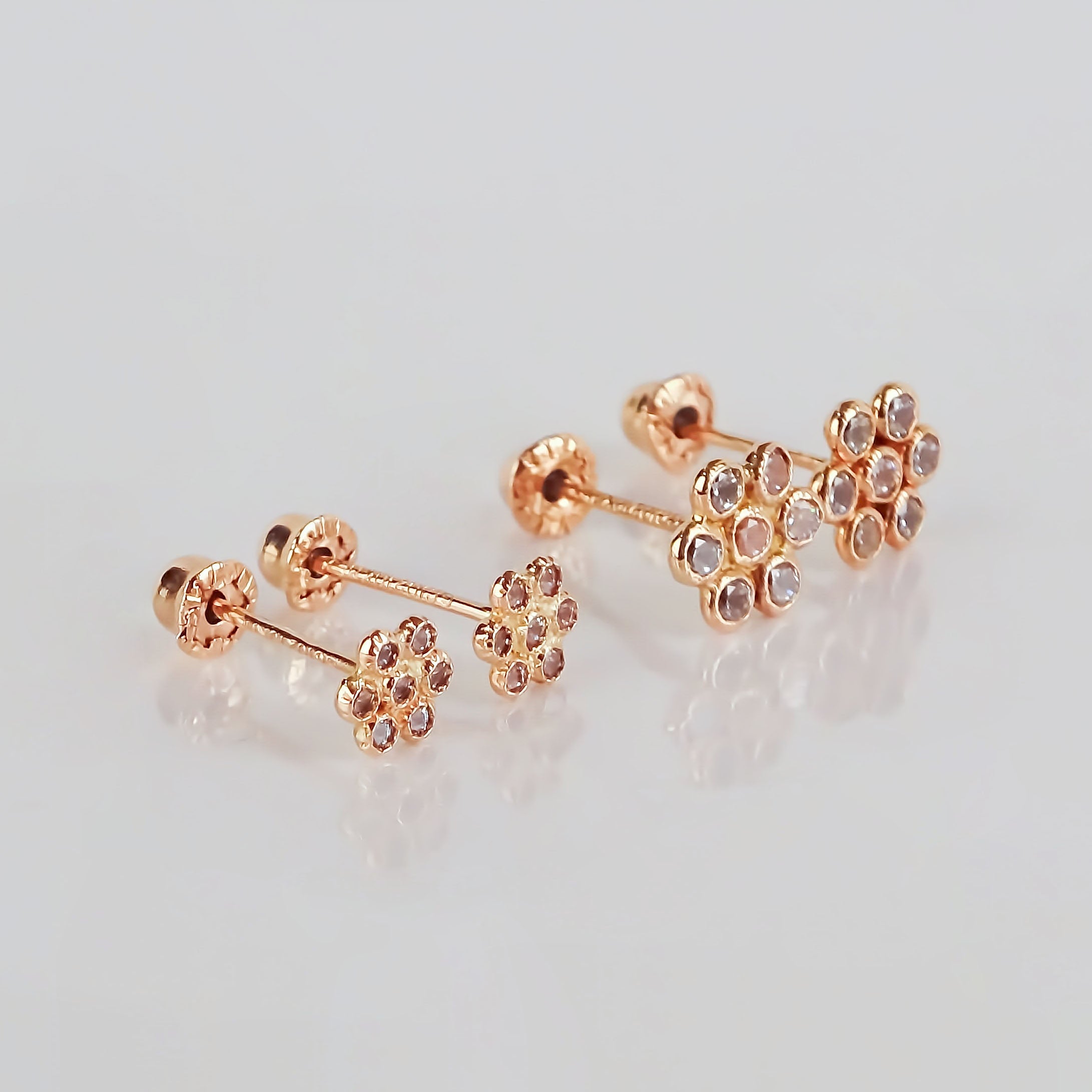 Amor Eterno - Broqueles Roseta Bebé / Aretes Oro 10k / Rosa