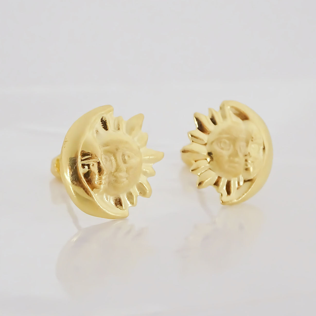 Amor Eterno - Broqueles Eclipse Chico / Aretes / Oro 10k