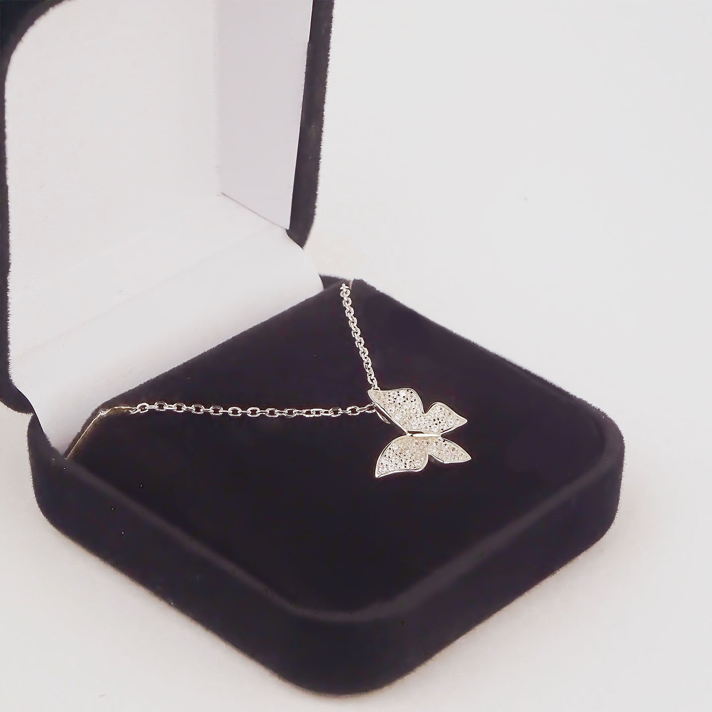 Amor Eterno- Gargantilla Mariposa De Paz / Plata Oro 24k