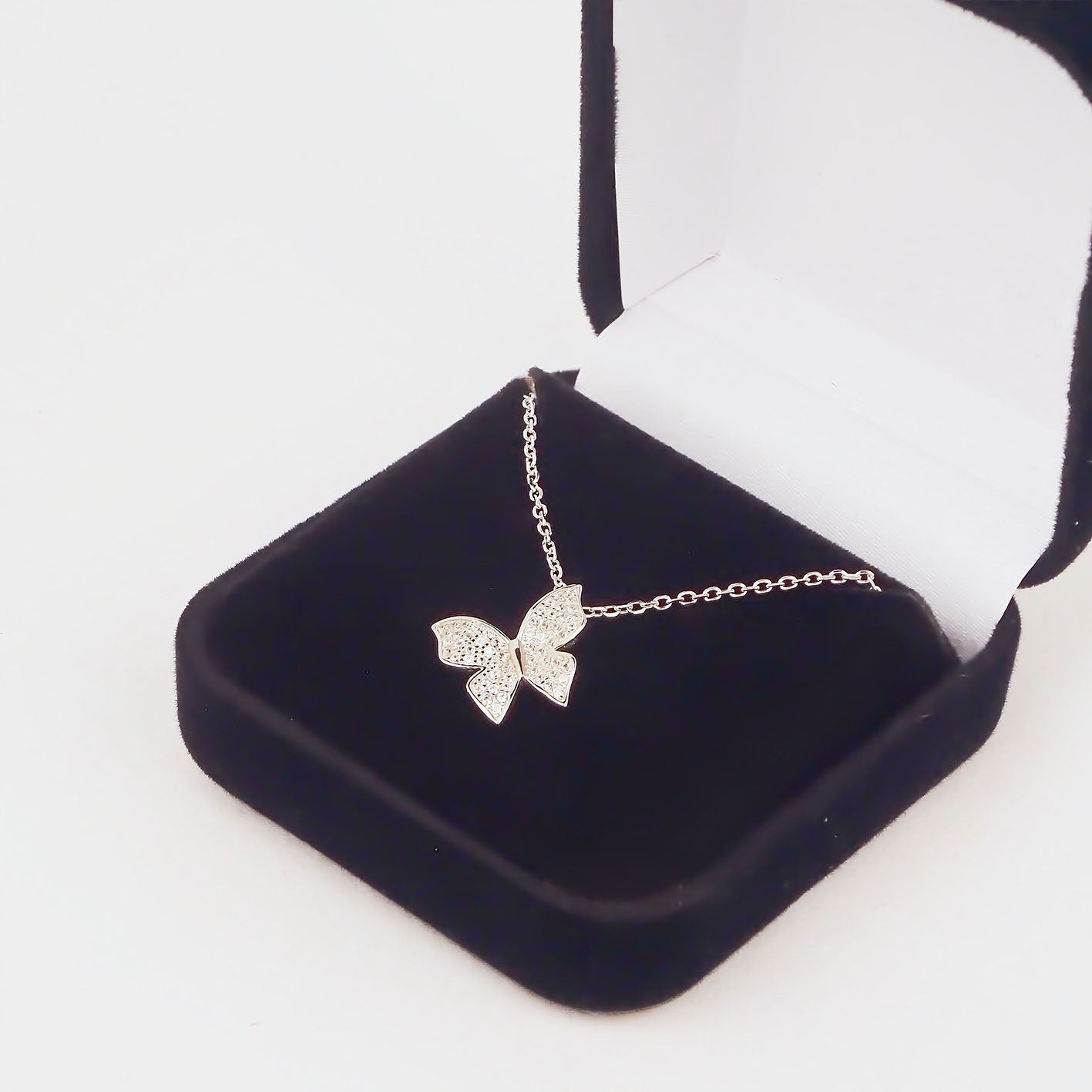 Amor Eterno- Gargantilla Mariposa De Paz / Plata Oro 24k