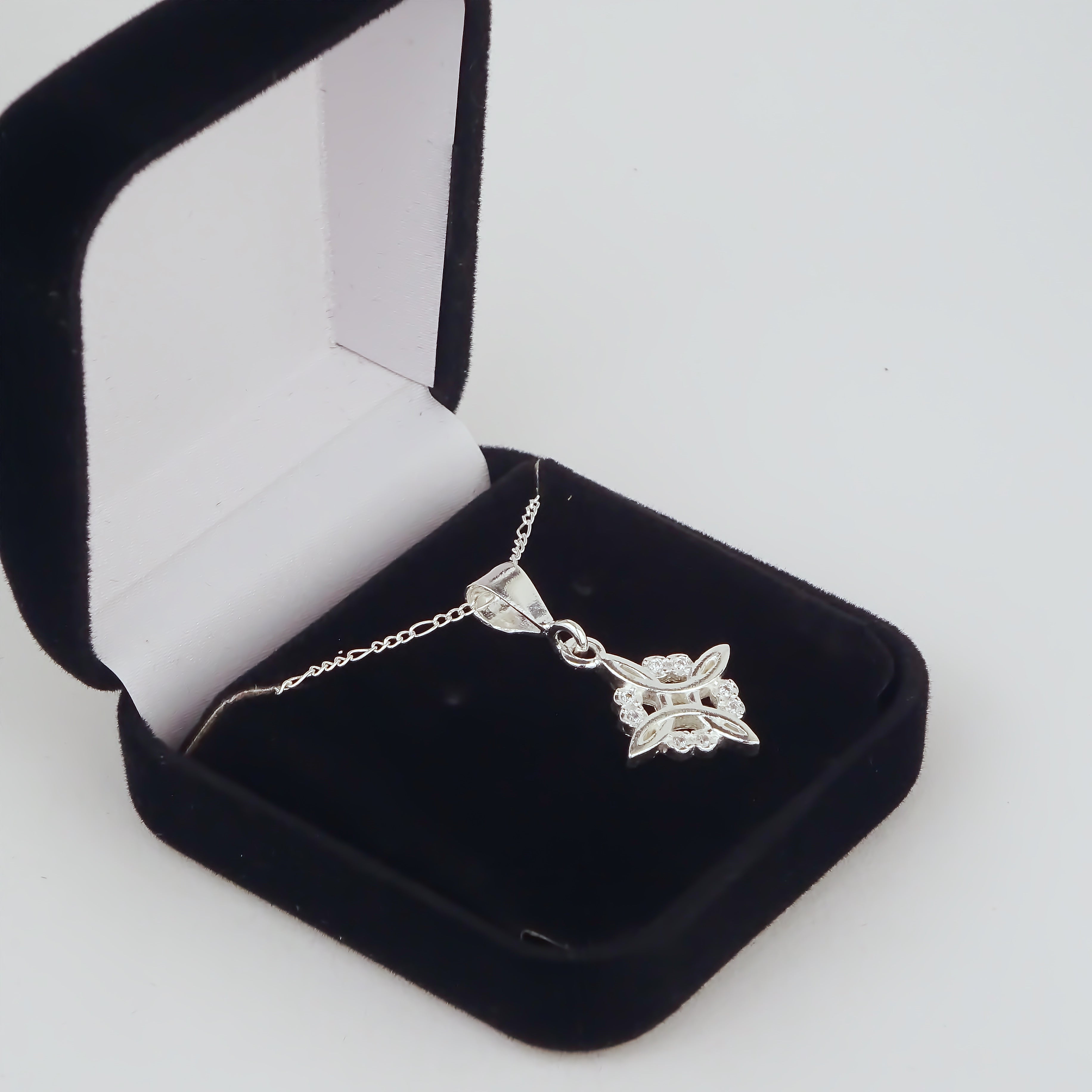 Amor Eterno - Dije Nudo De Bruja / Plata Oro 24k