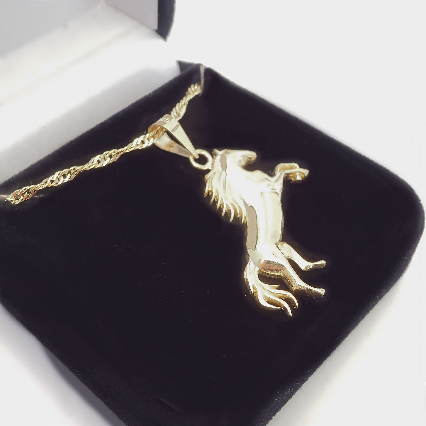 Amor Eterno - Dije Caballo Elegante / Oro Sólido 10k