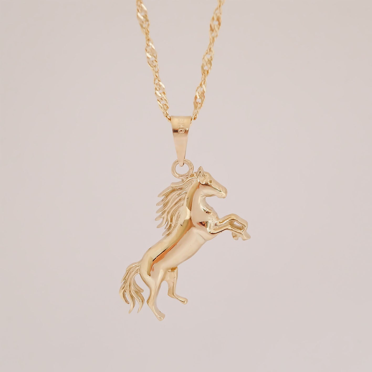 Amor Eterno - Dije Caballo Elegante / Oro Sólido 10k