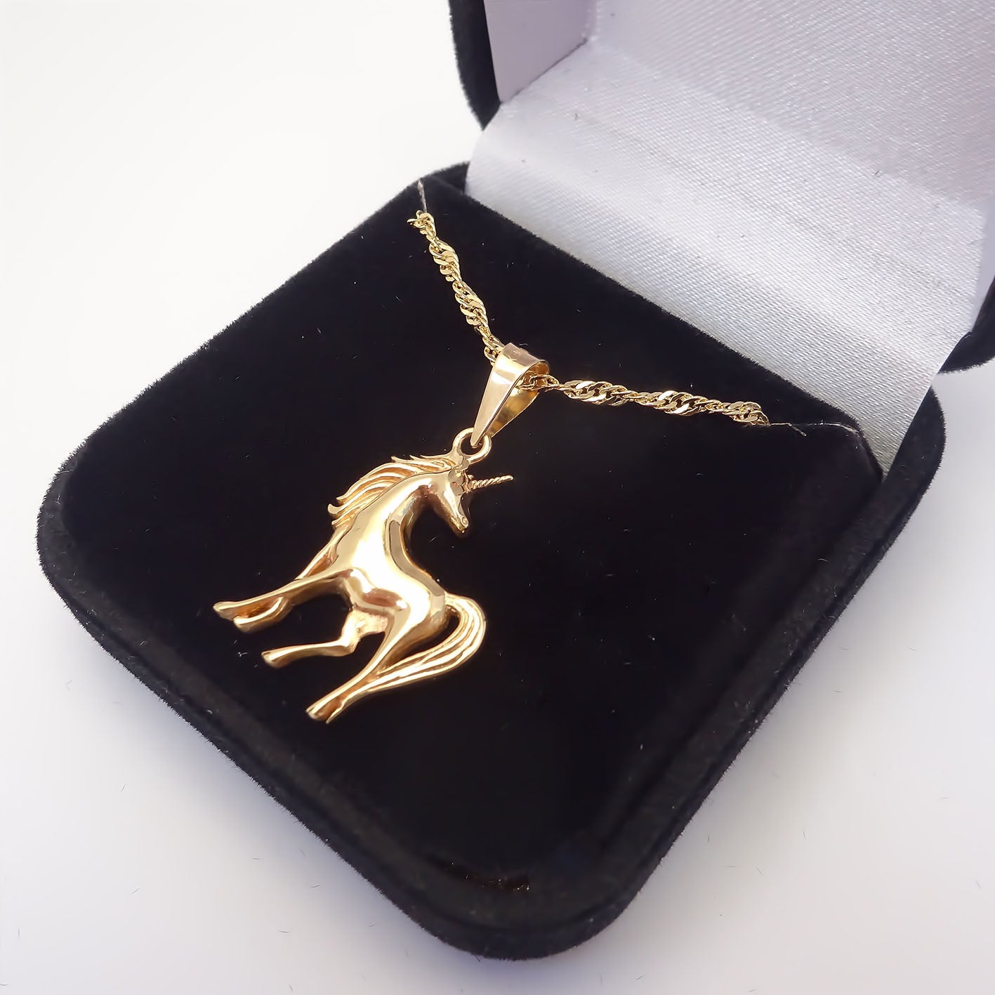 Amor Eterno - Dije Unicornio Elegante / Oro Sólido 10k