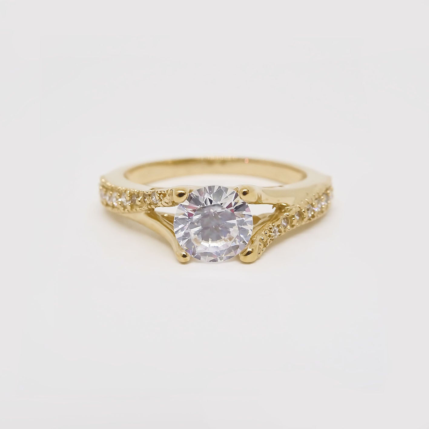 Amor Eterno - Anillo Victoria / Oro 10k Sólido / Amarillo