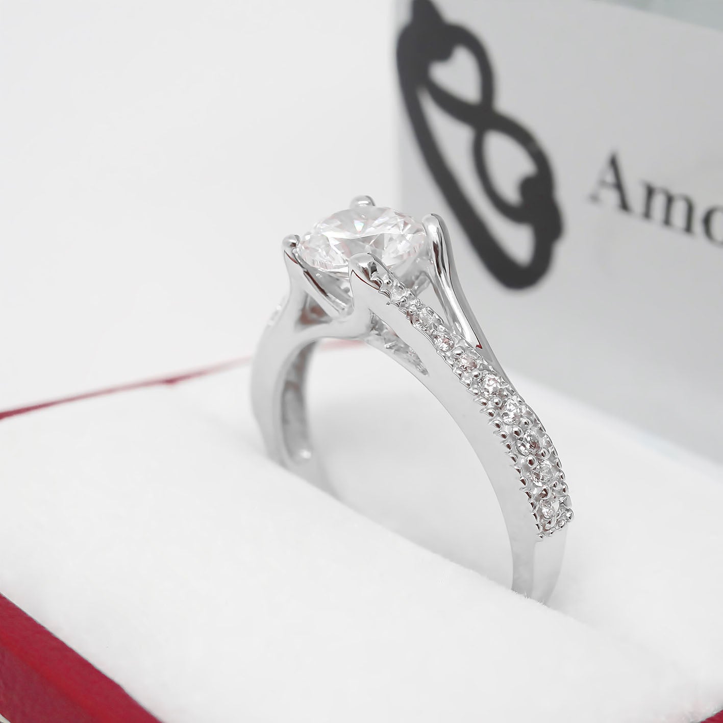 Amor Eterno - Anillo Victoria / Oro 14k Sólido / Blanco