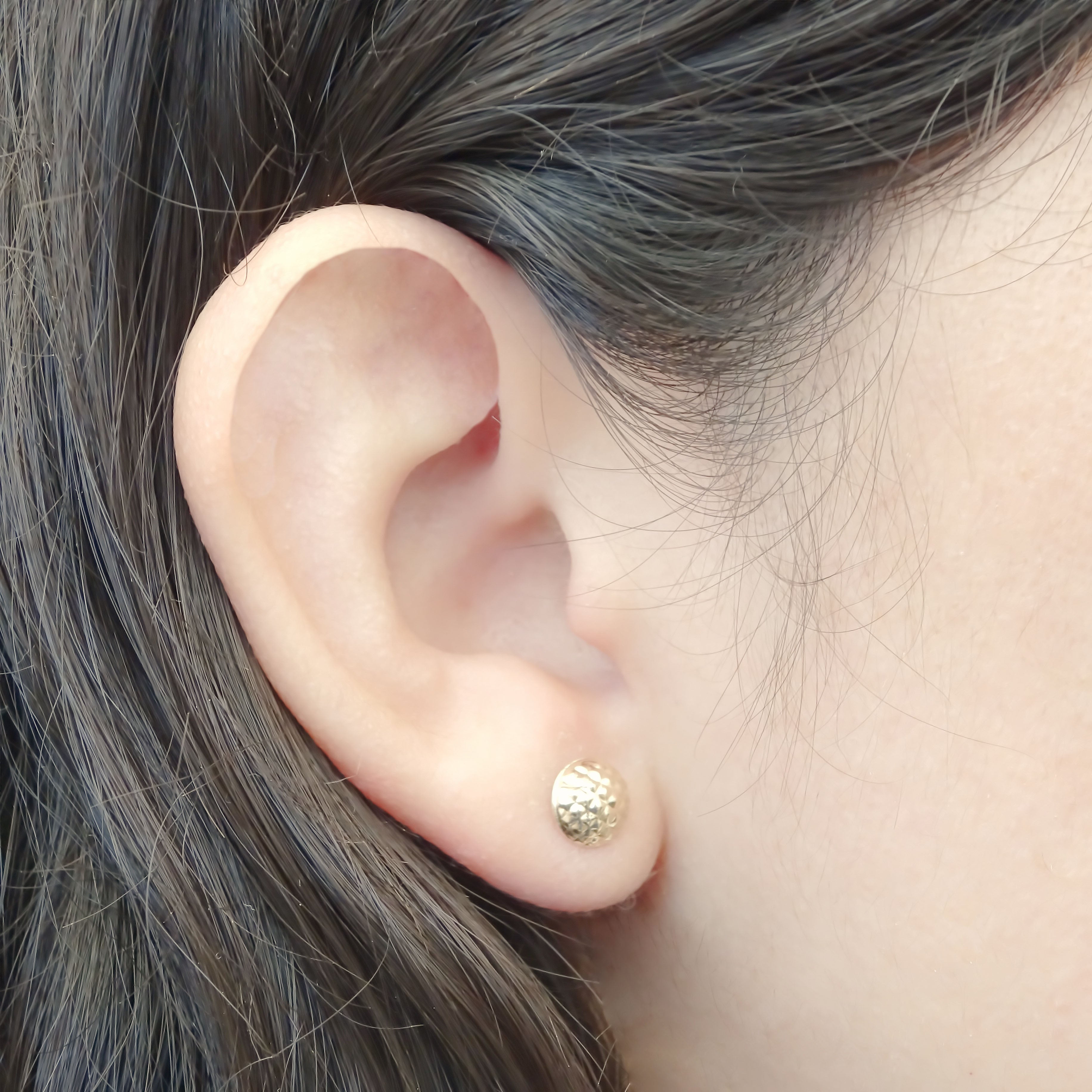 Amor Eterno - Broqueles Media Esfera / Aretes Oro 10k