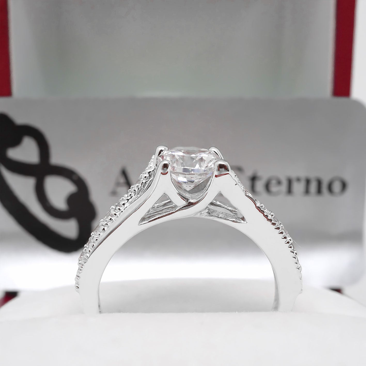 Amor Eterno - Anillo Victoria / Oro 10k Sólido / Blanco