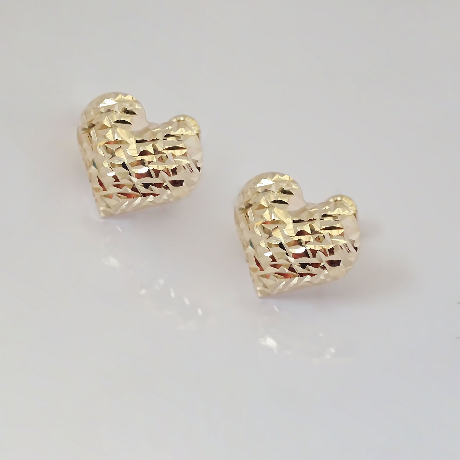Amor Eterno - Broqueles Corazón Grande Diamantado / Oro 10k