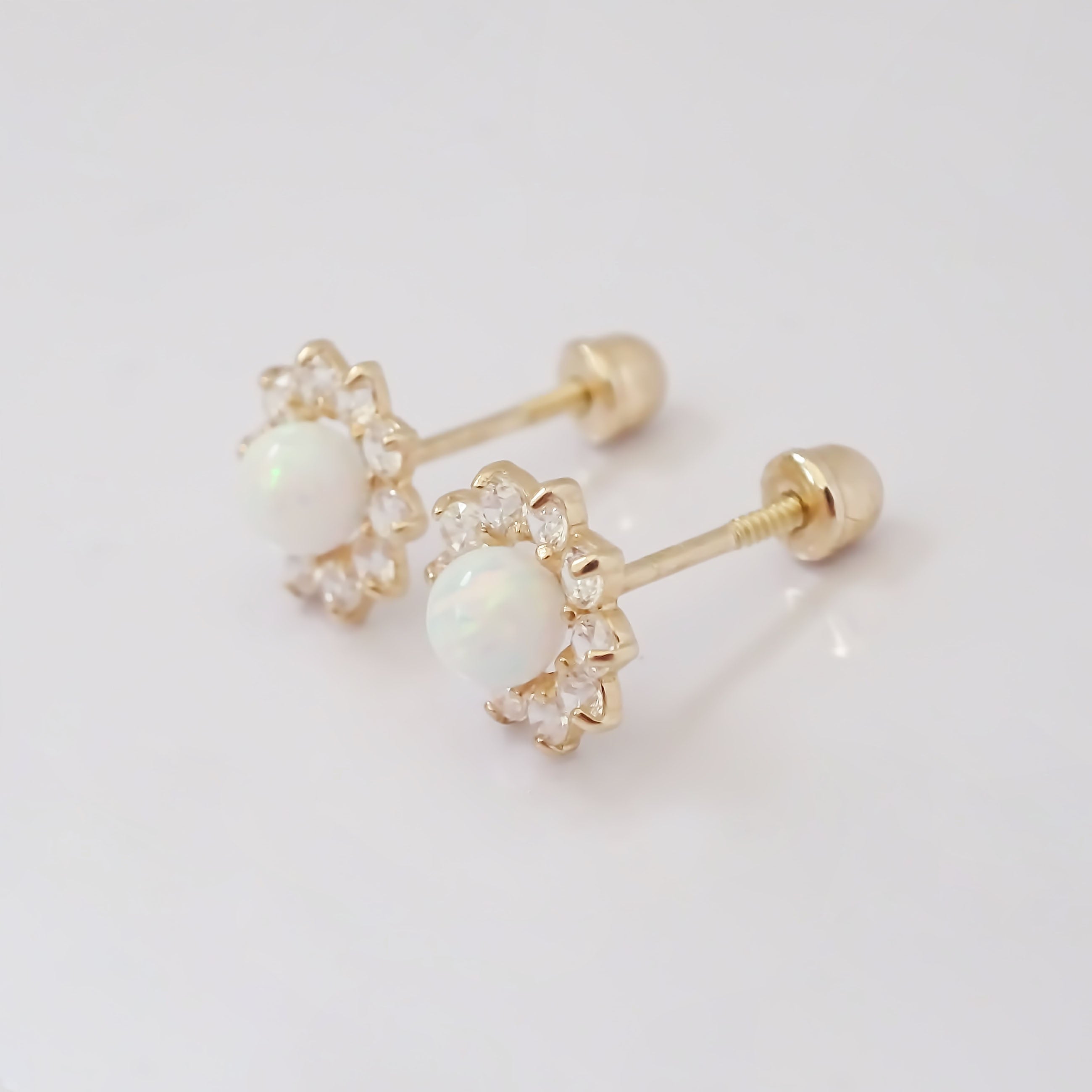 Amor Eterno - Broqueles Flor Ópalo Aretes / Oro 10k