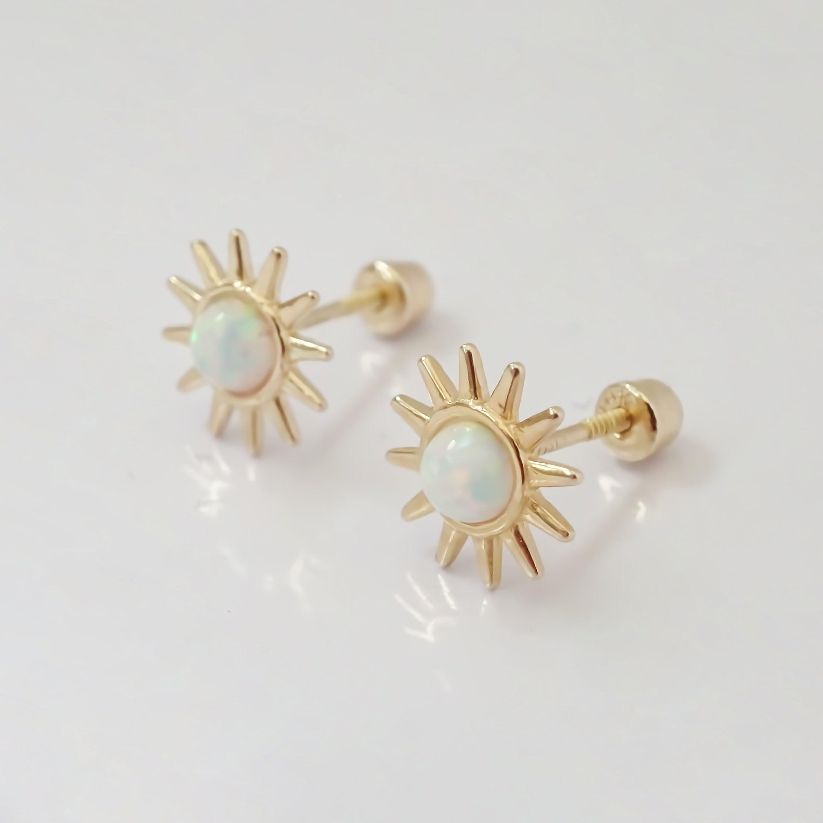 Amor Eterno - Broqueles Sol Ópalo Aretes / Oro 10k