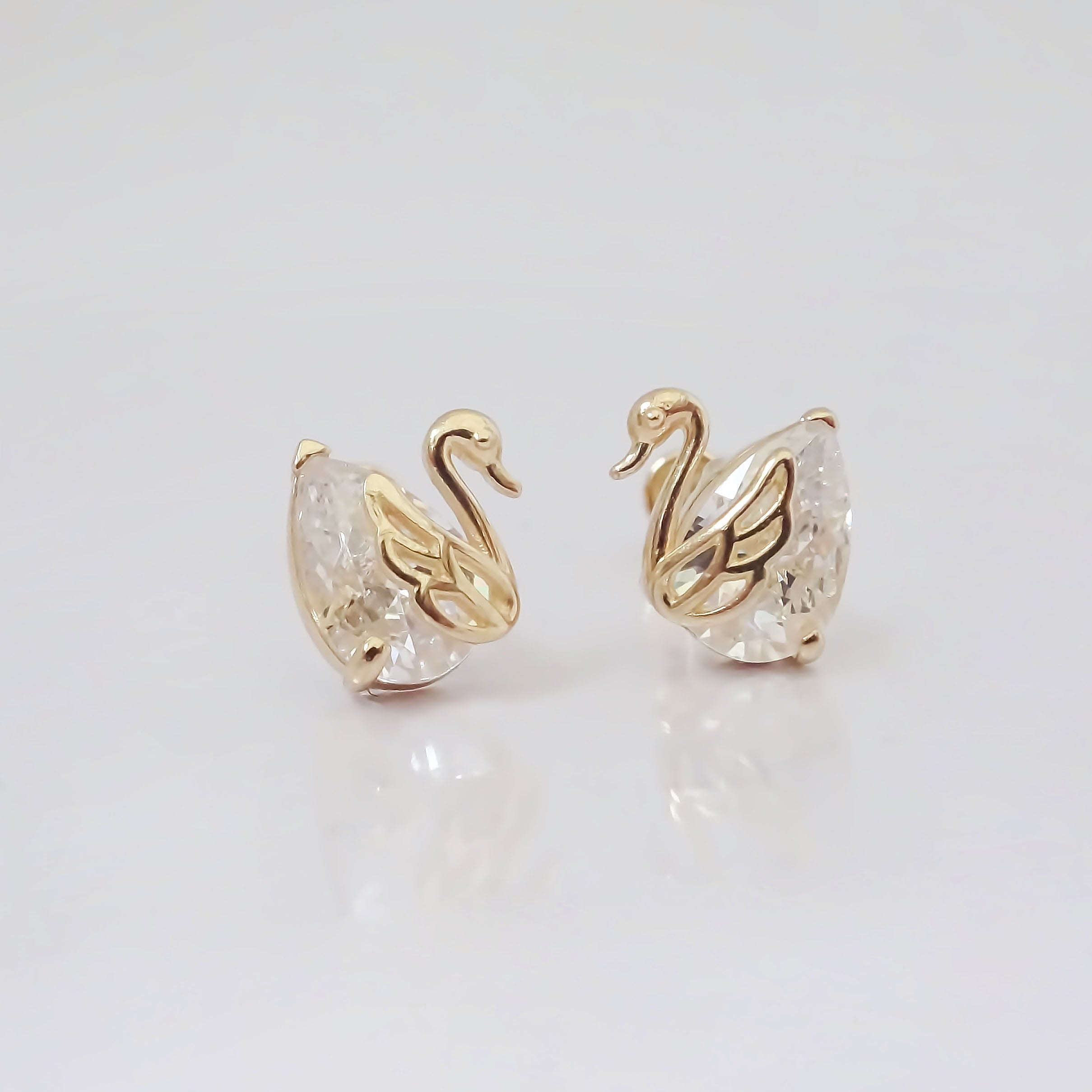 Amor Eterno - Broqueles Cisne Aretes / Oro 10k