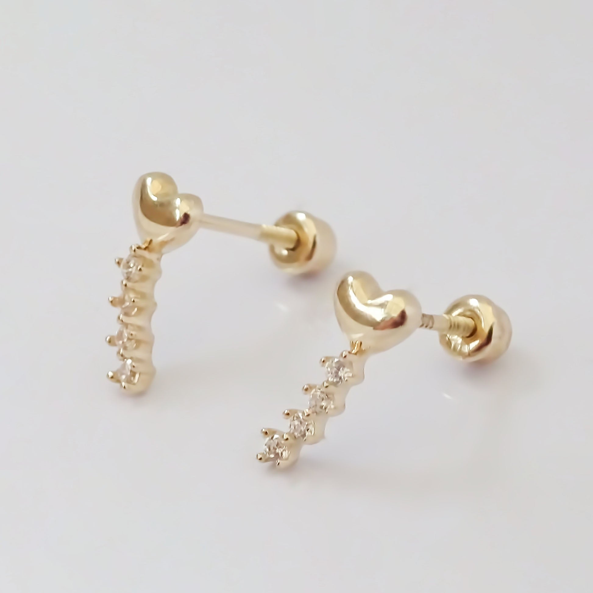 Amor Eterno - Broqueles Corazón Cometa Aretes / Oro 10k