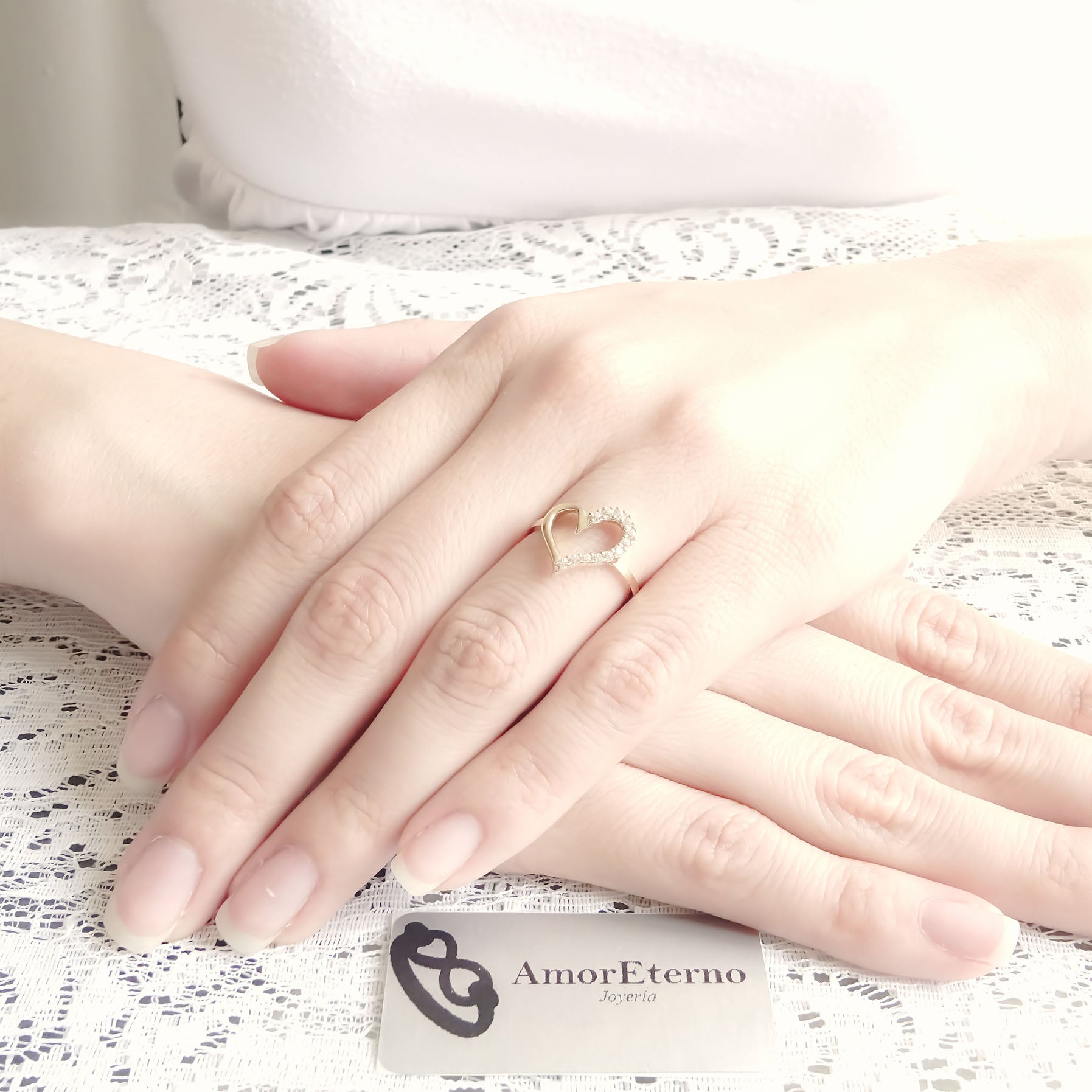 Amor Eterno - Anillo Corazón Espiga / Oro 10k Sólido