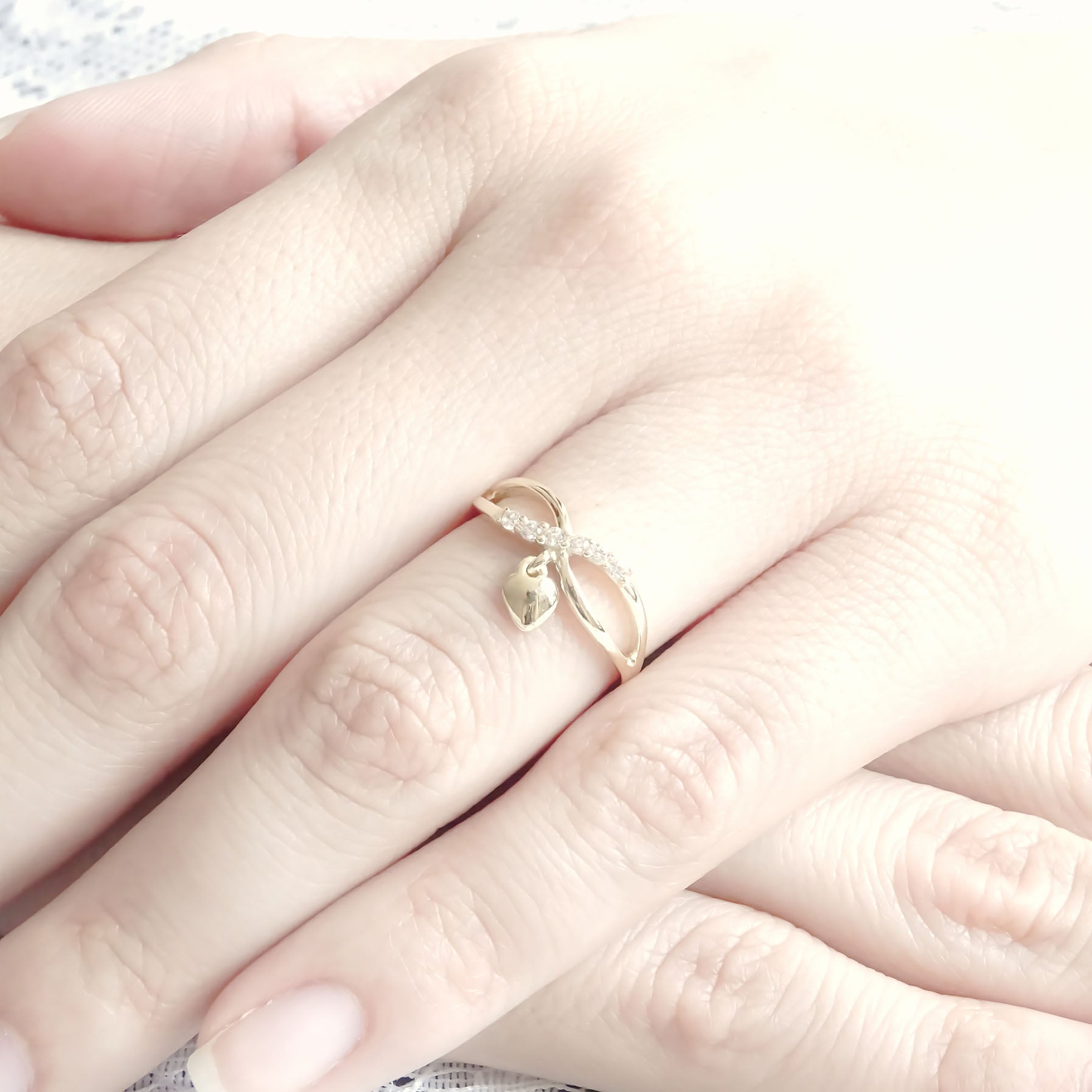 Amor Eterno - Anillo Corazón Colgante / Oro Sólido 10k