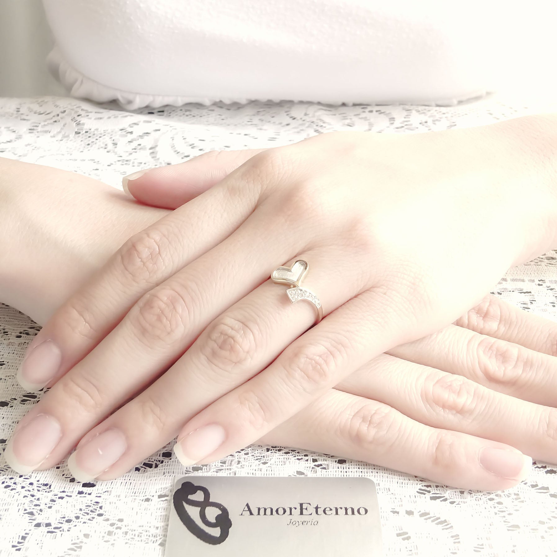 Amor Eterno - Anillo Corazón Ribbon / Oro Sólido 14k