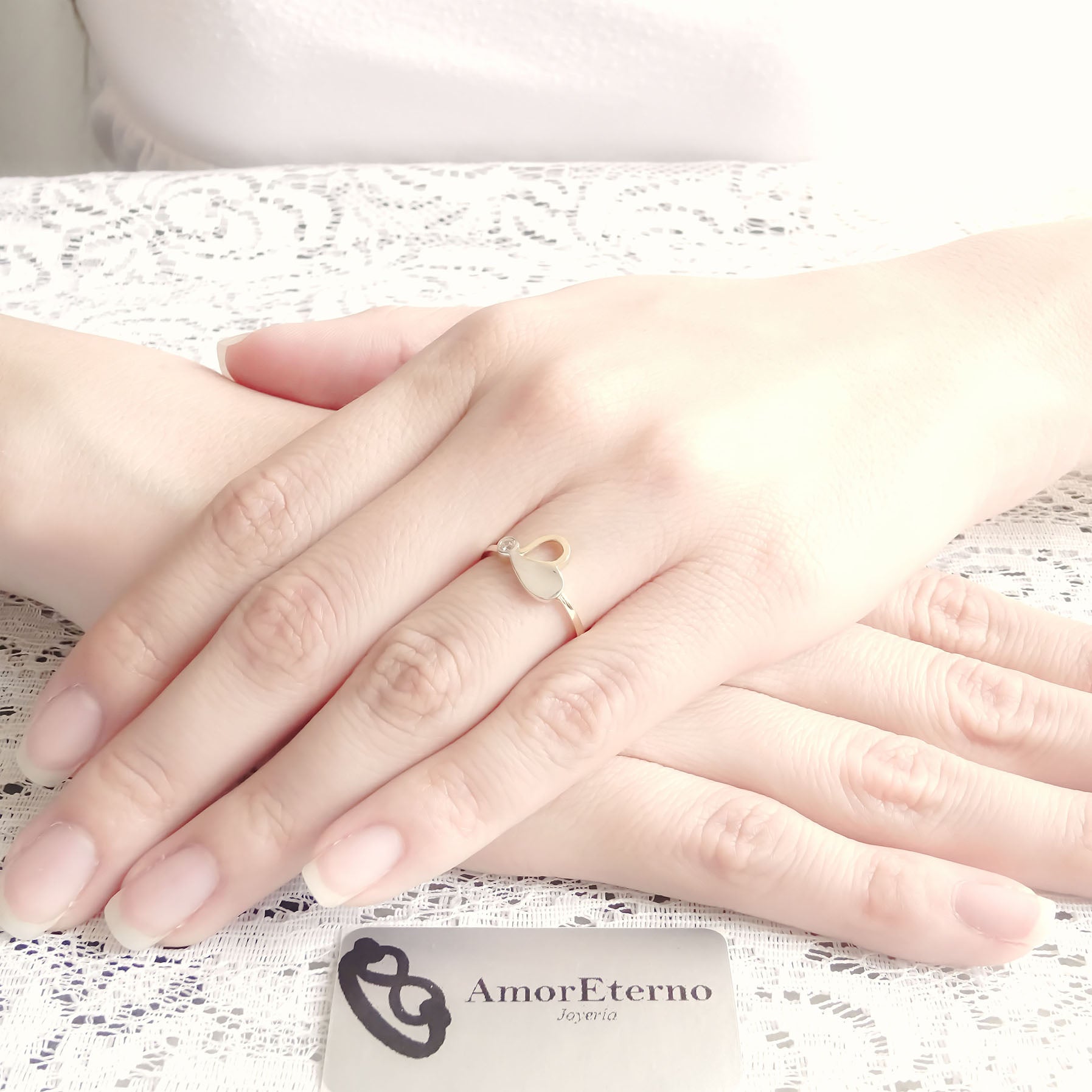 Amor Eterno - Anillo Corazón Bisel Giselle / Oro 14k Sólido