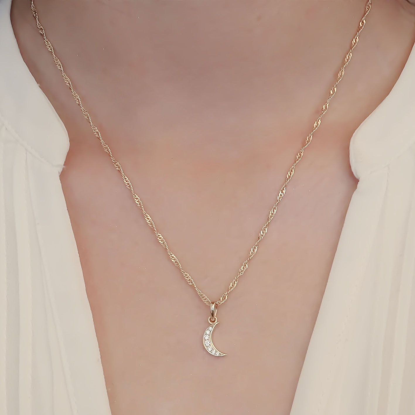 Amor Eterno - Dije Luna Brillante / Oro Sólido 10k