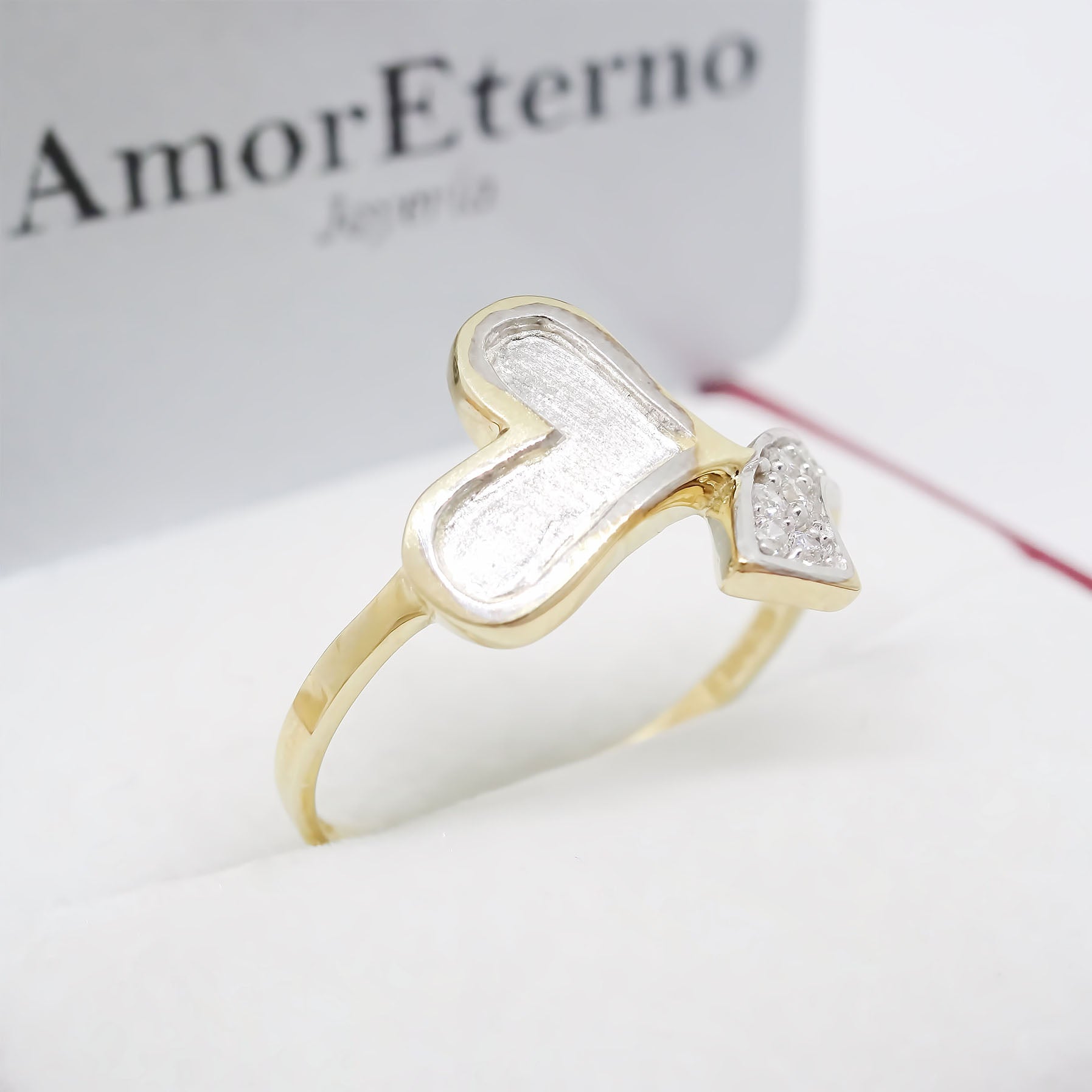 Amor Eterno - Anillo Corazón Ribbon / Oro Sólido 10k