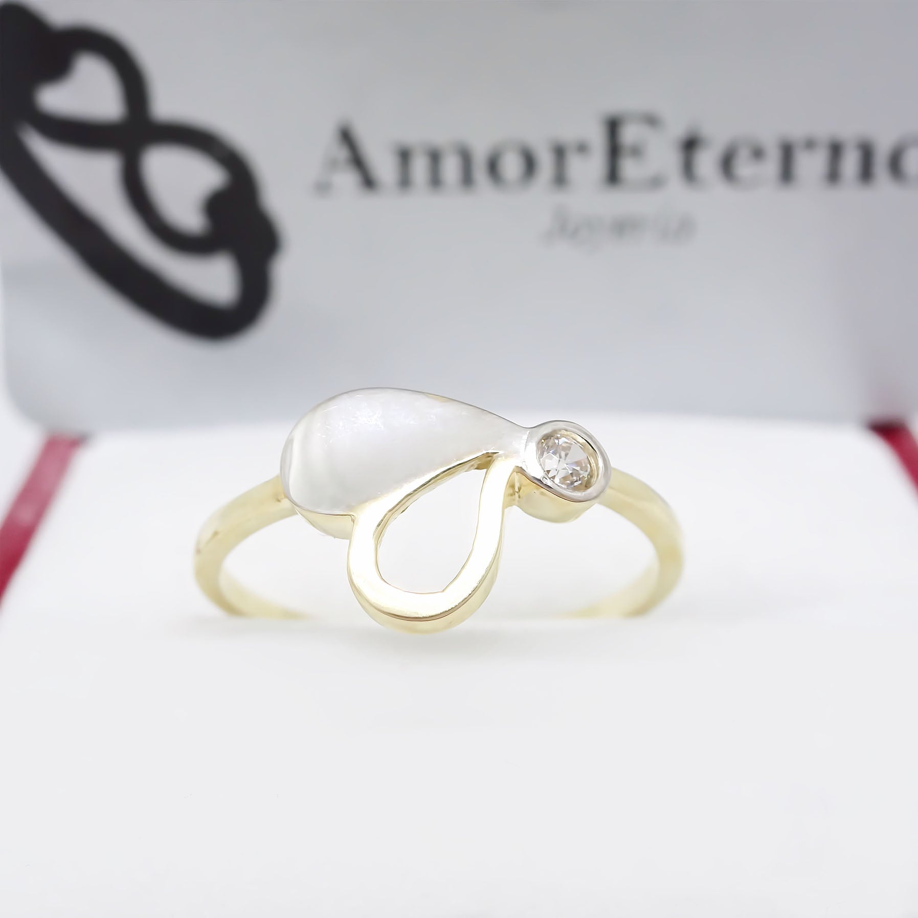 Amor Eterno - Anillo Corazón Bisel Giselle / Oro 14k Sólido