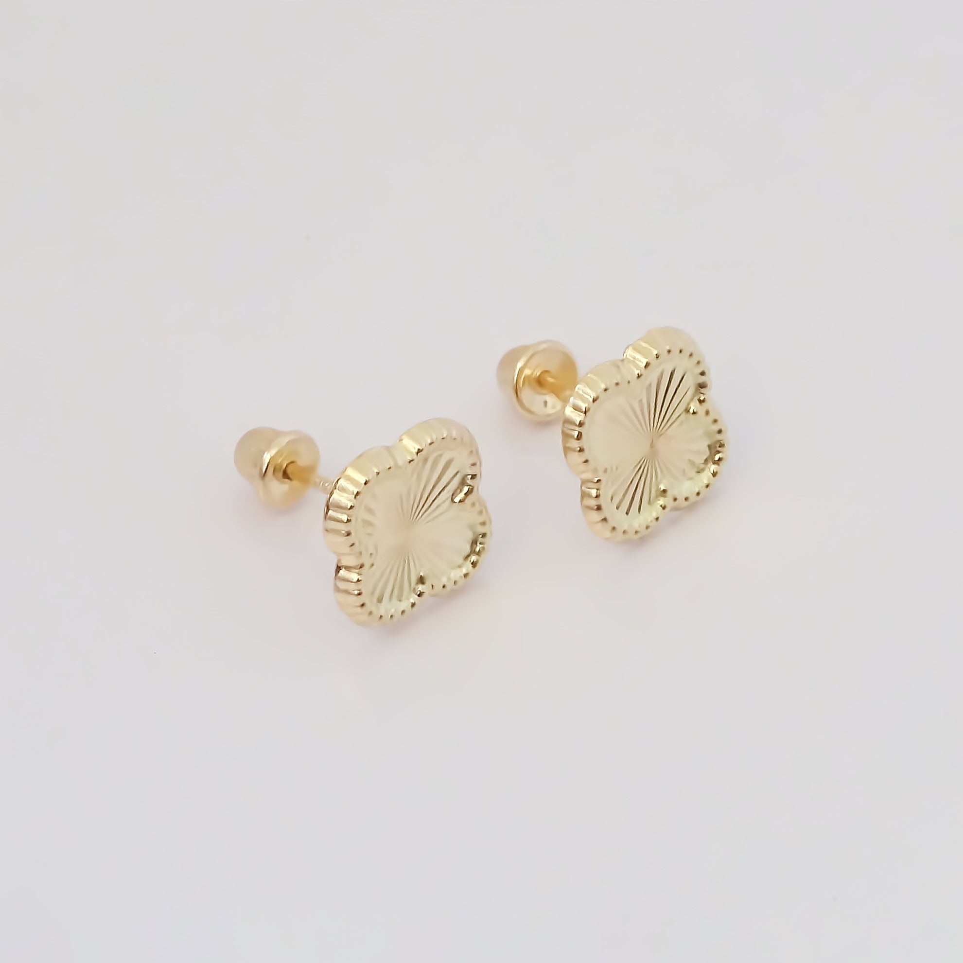 Amor Eterno - Broqueles Trébol Facetado / Oro Sólido 10k