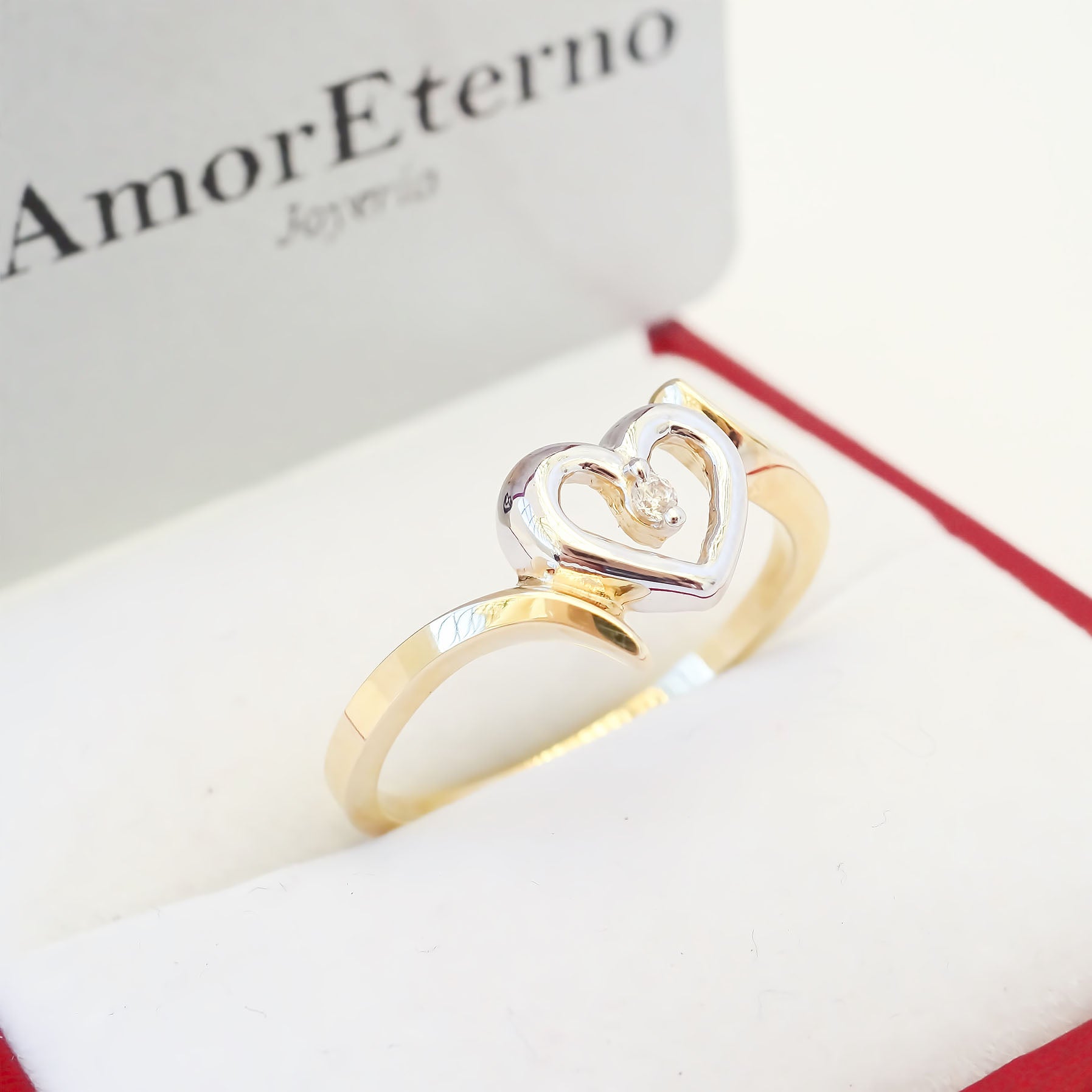 Amor Eterno - Anillo Corazón Diamante / Oro 10k Sólido