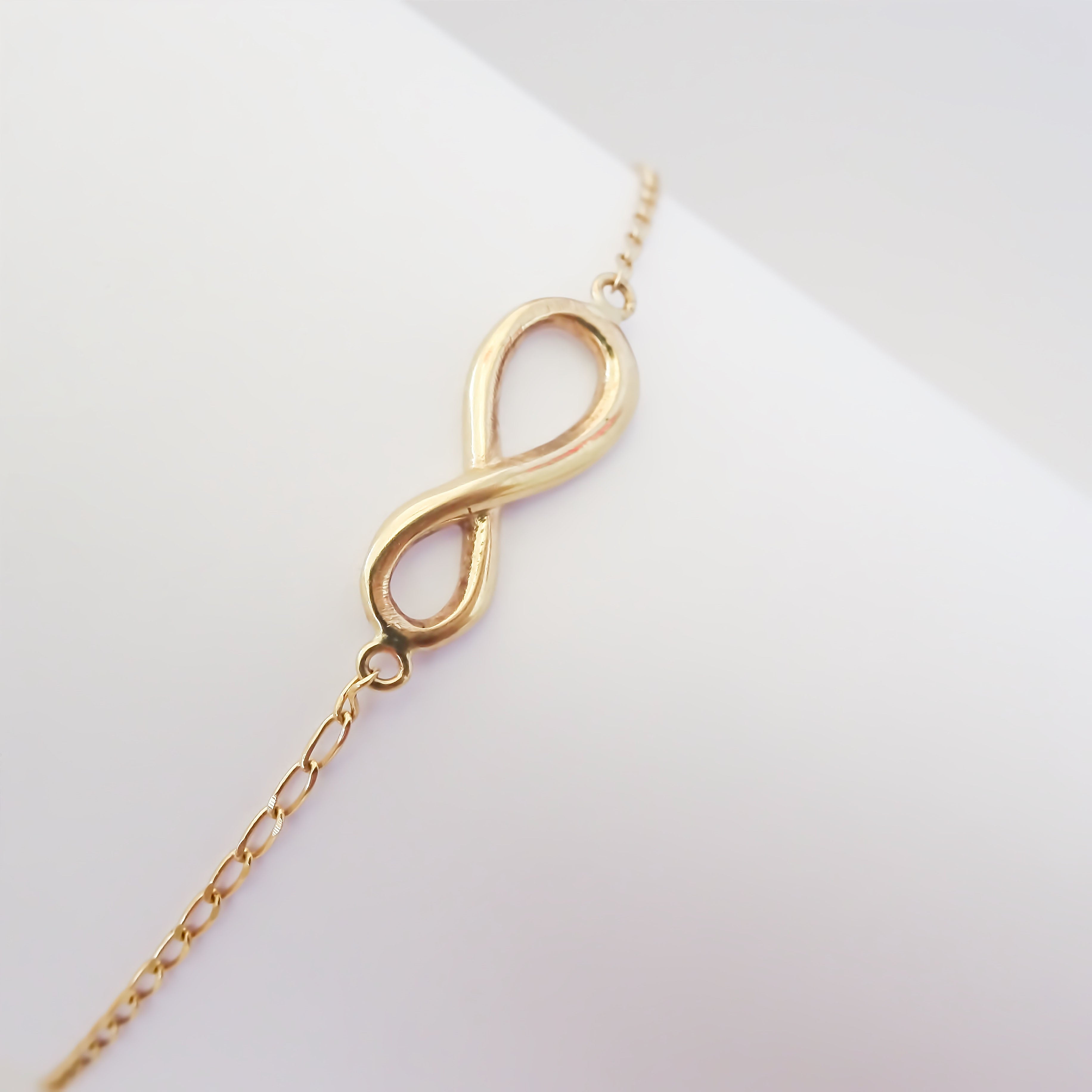 Amor Eterno - Pulsera Infinito / Oro Sólido 10k