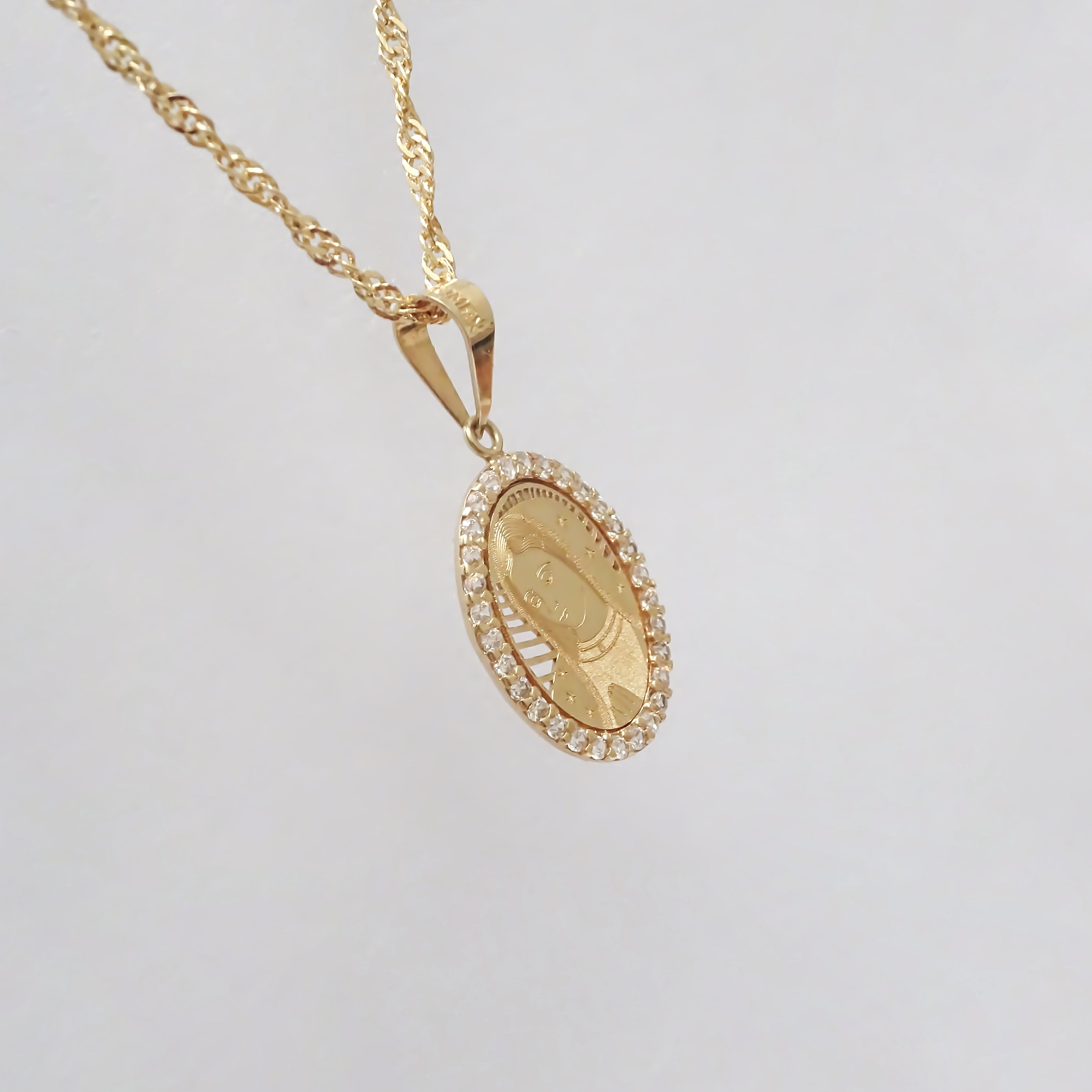 Amor Eterno - Dije Virgen Rostro / Oro Sólido 10k