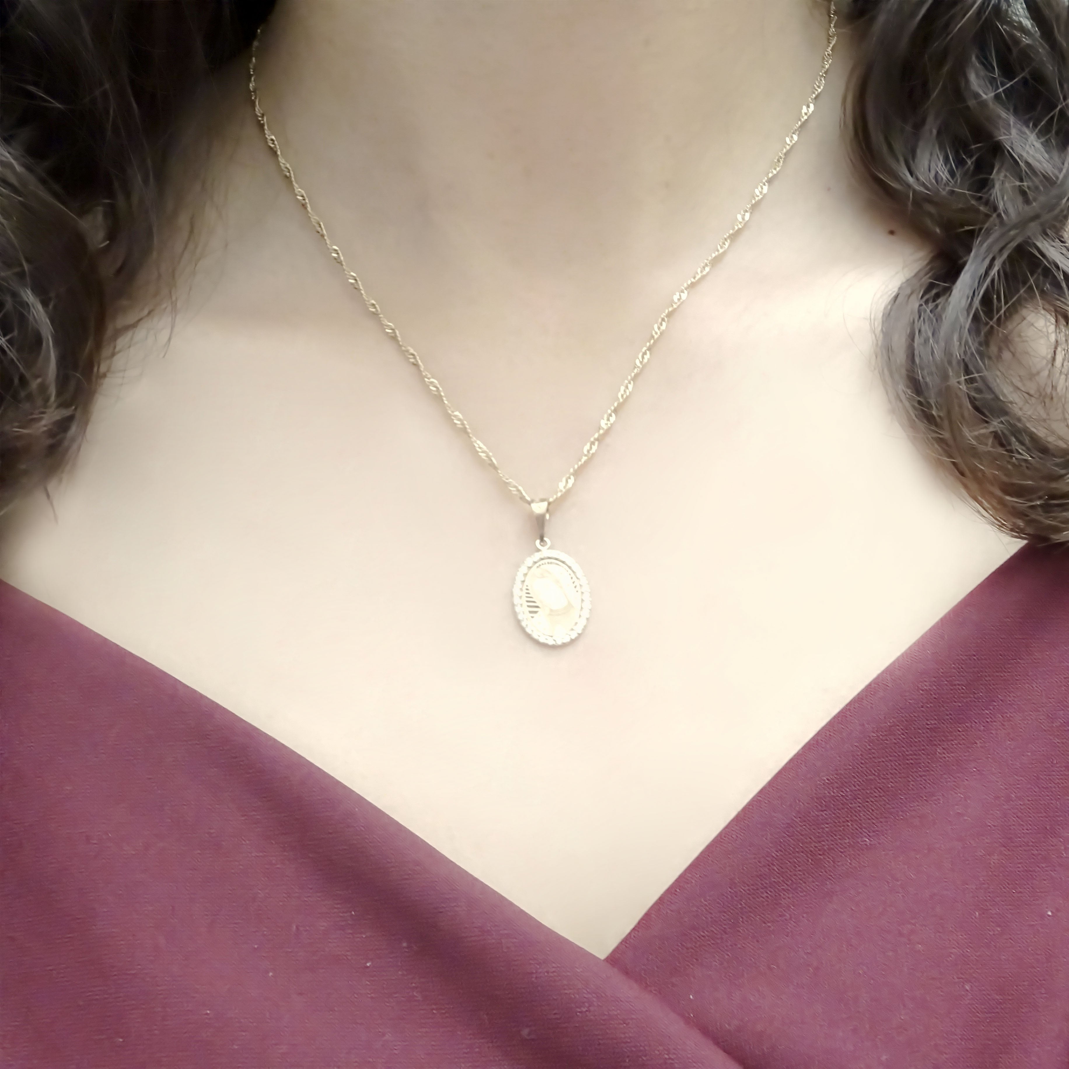 Amor Eterno - Dije Virgen Rostro / Oro Sólido 10k