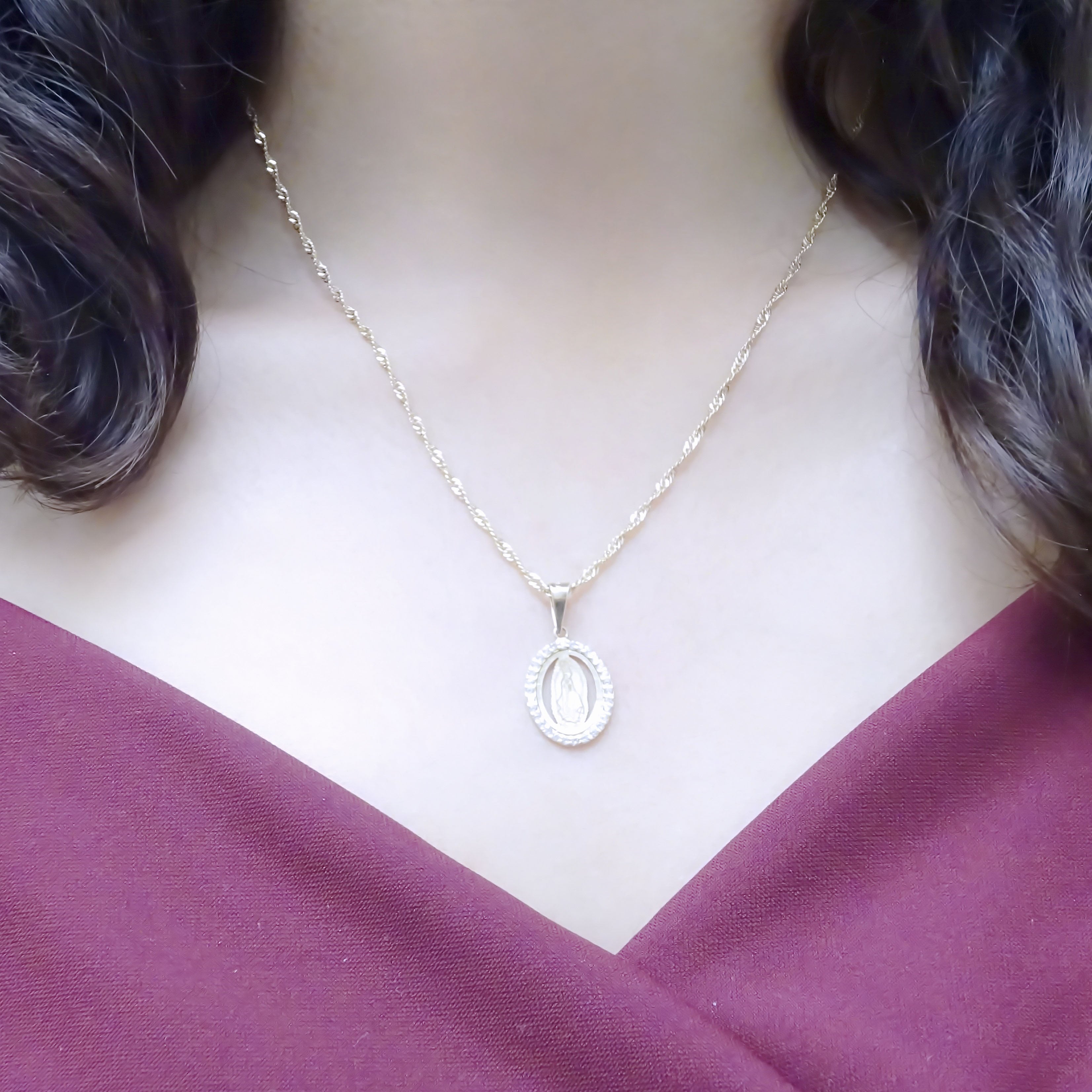 Amor Eterno - Dije Virgen Destello / Oro Sólido 10k