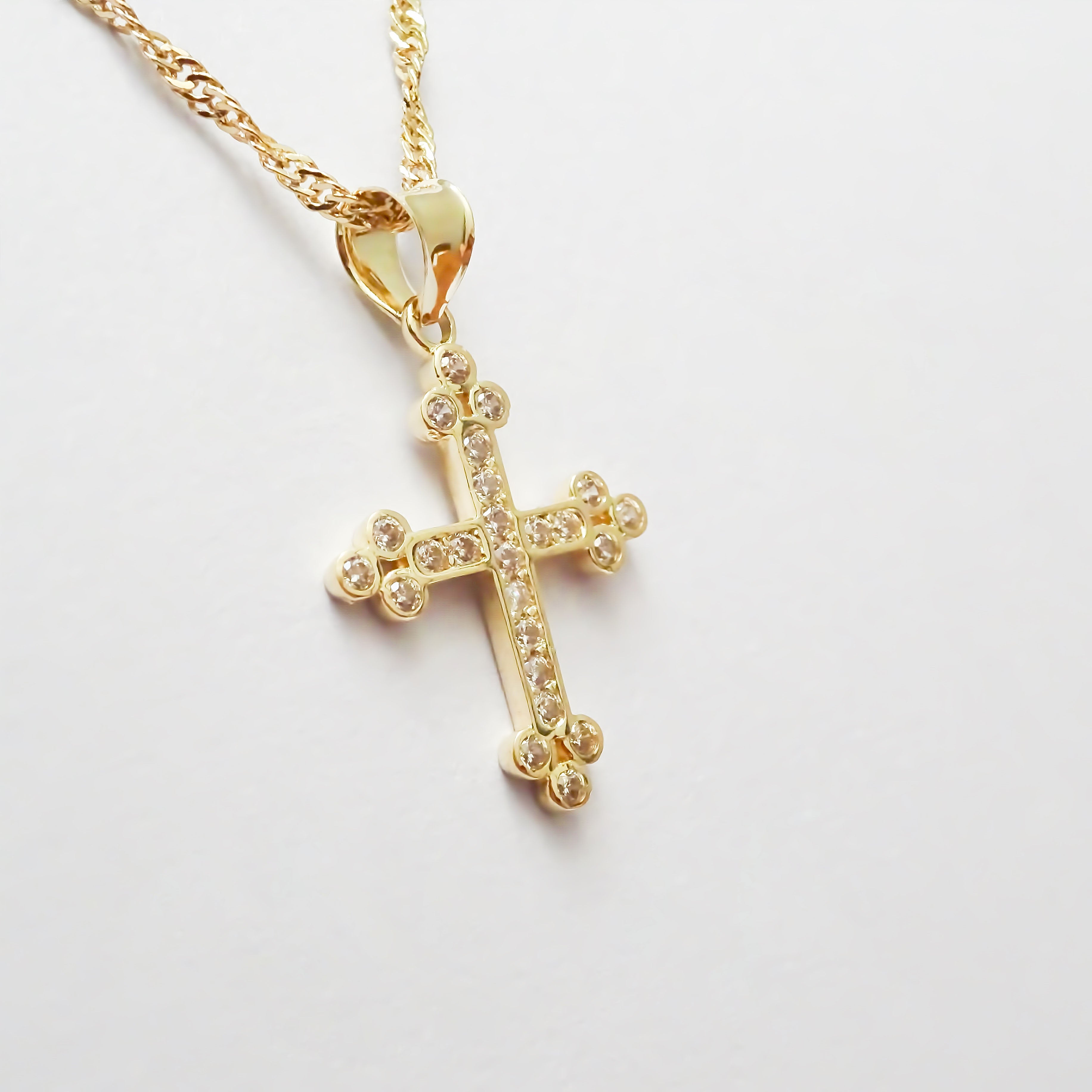 Amor Eterno - Dije Cruz Trébol Piedras / Oro Sólido 10k