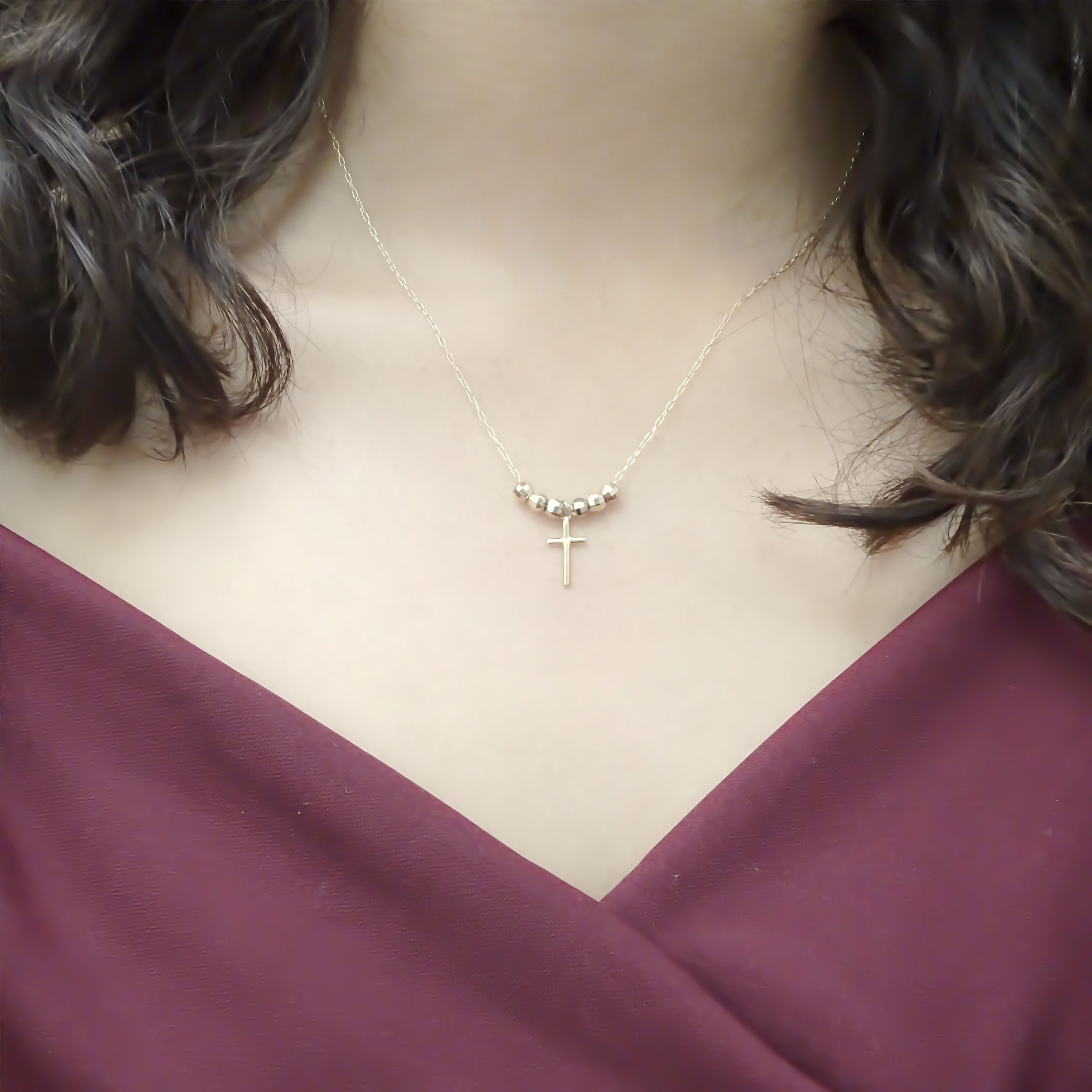 Amor Eterno - Gargantilla Cruz 3 Oros / Oro Sólido 10k